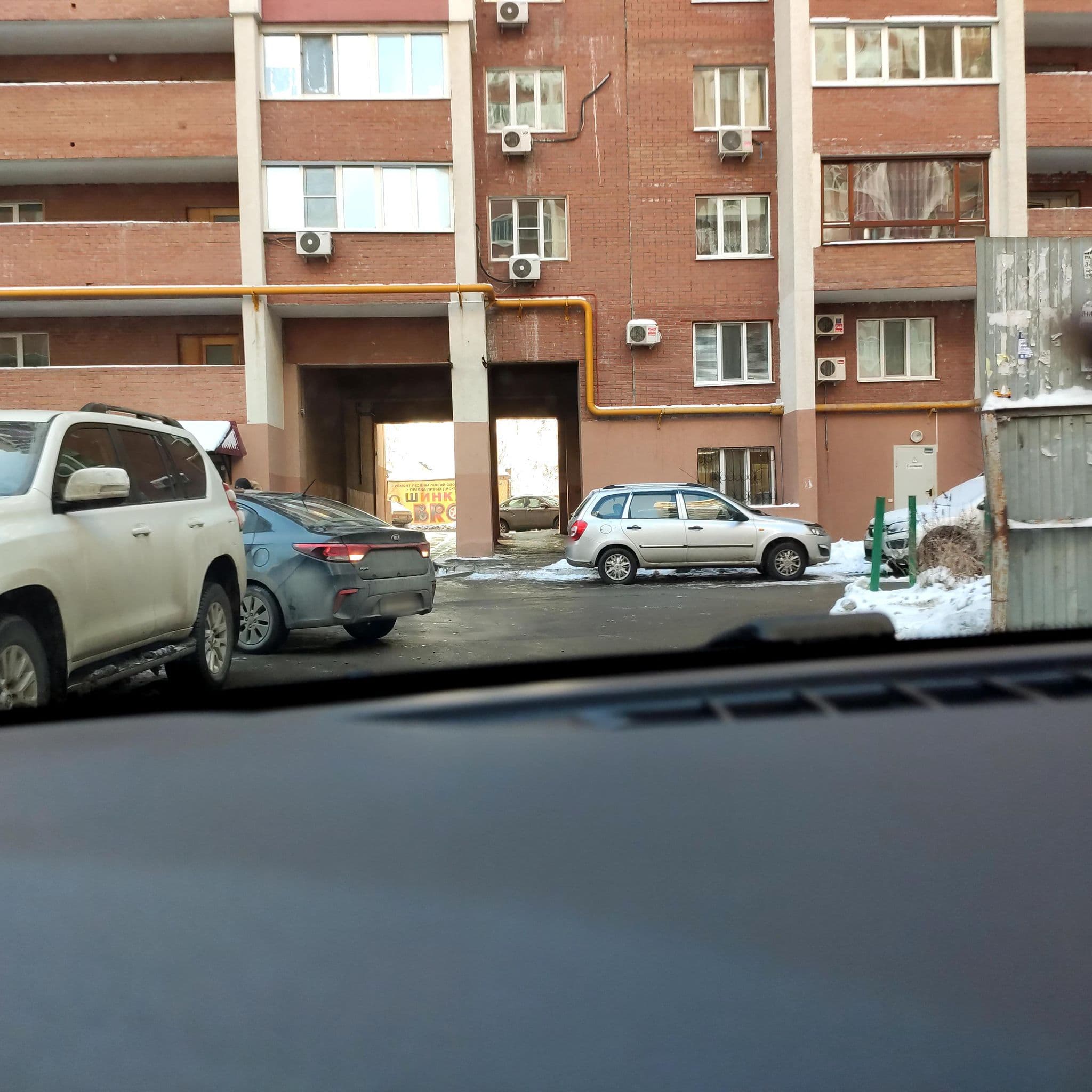 Street view near Countries Hotel, Samara — © phoneuploader (CC BY-SA · Mapillary)