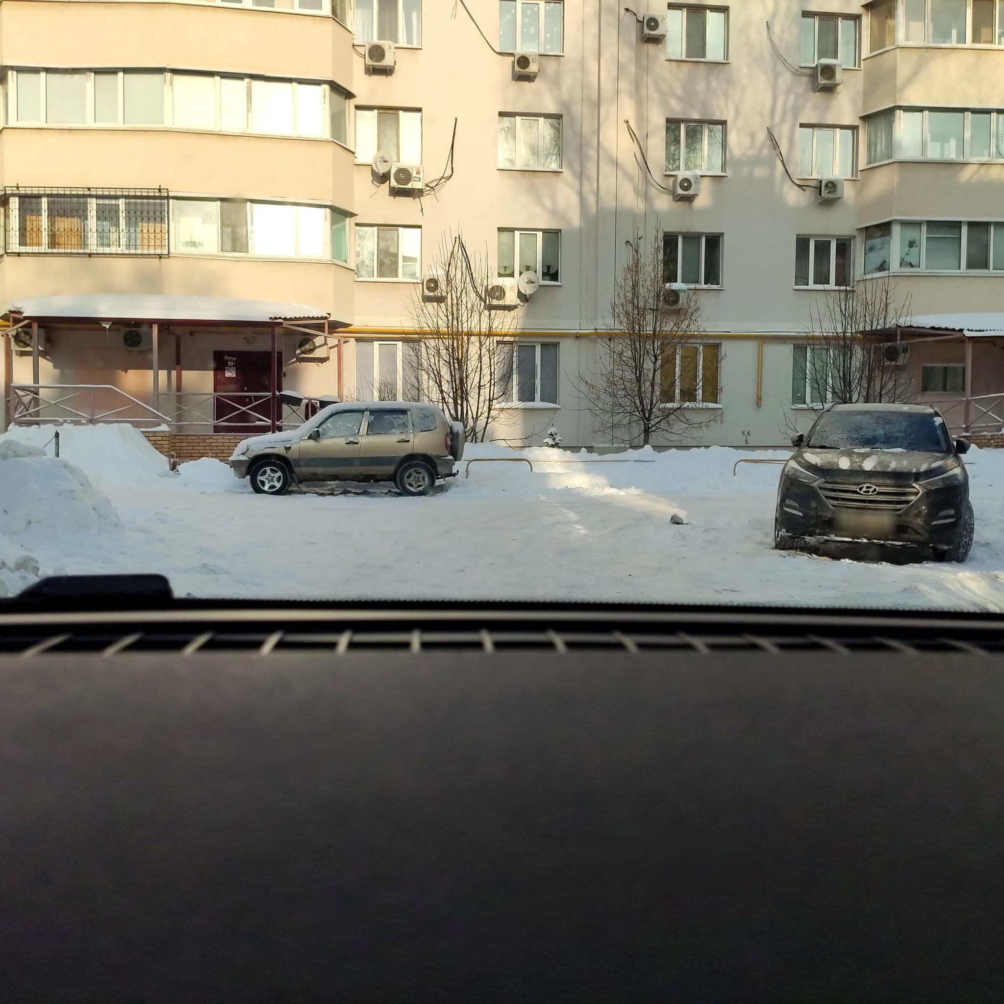 Street view near Voyage Hall Hotel, Samara — © phoneuploader (CC BY-SA · Mapillary)