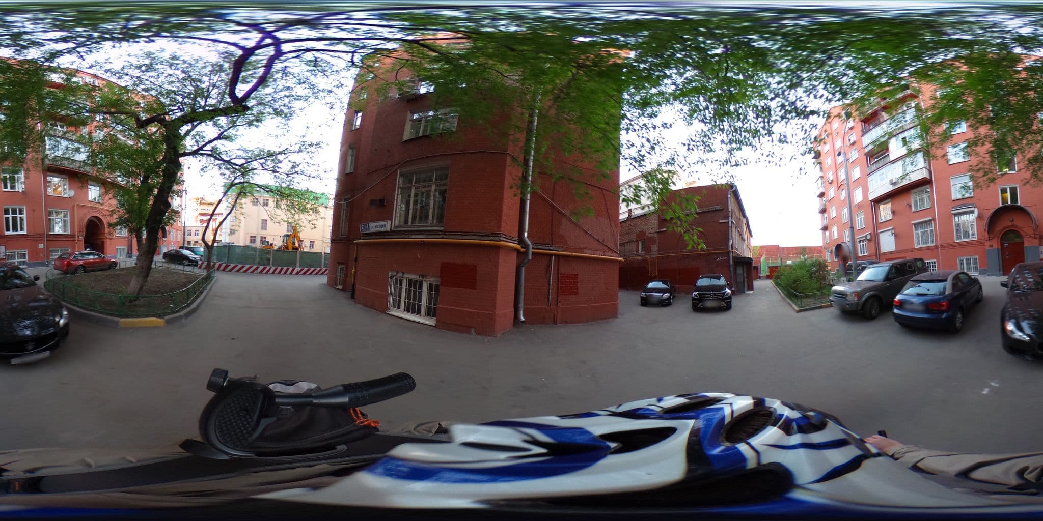Street view near Fantomas, Moscow — © trolleway (CC BY-SA · Mapillary)