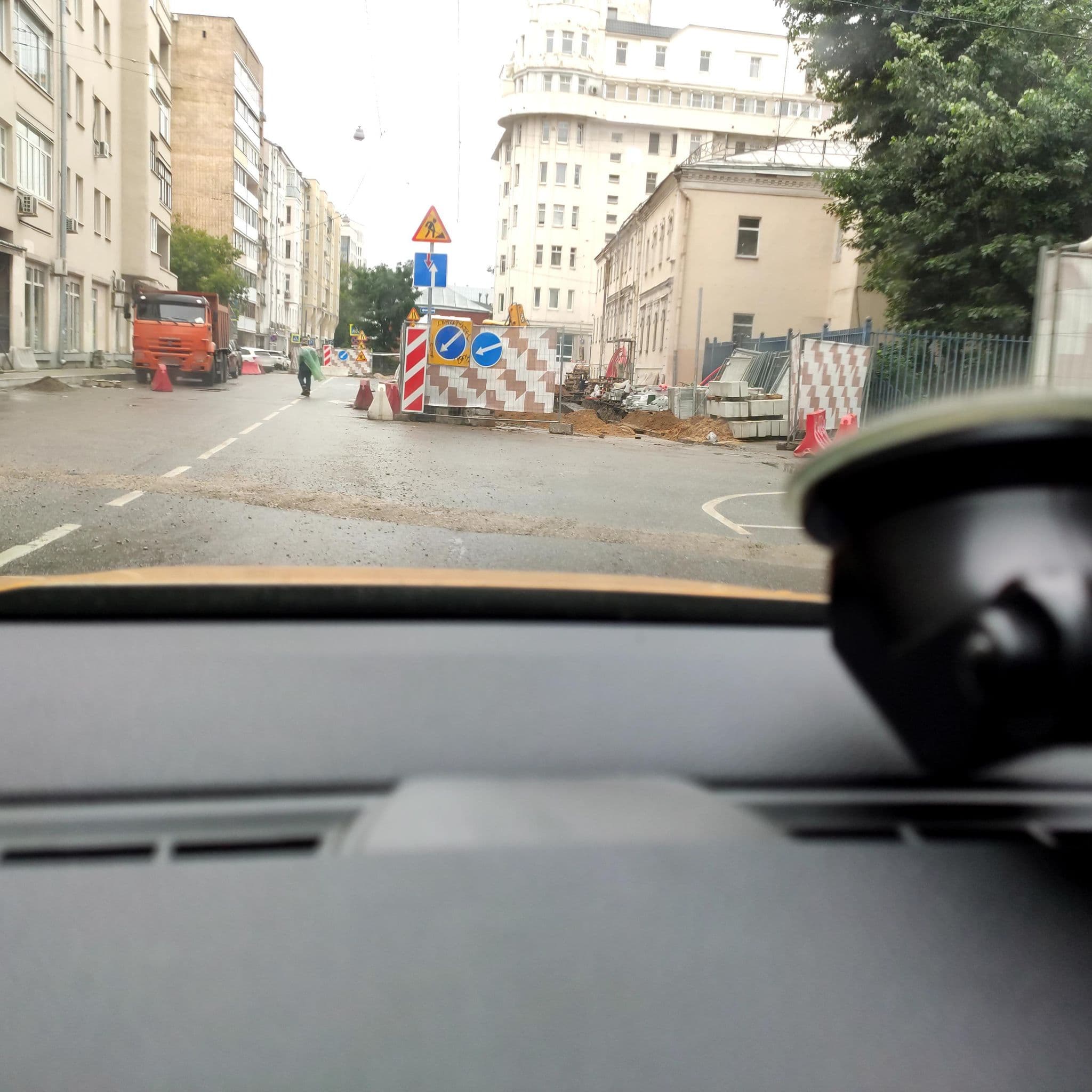 Street view near Хостелс Рус Сухаревская, Moscow — © phoneuploader (CC BY-SA · Mapillary)