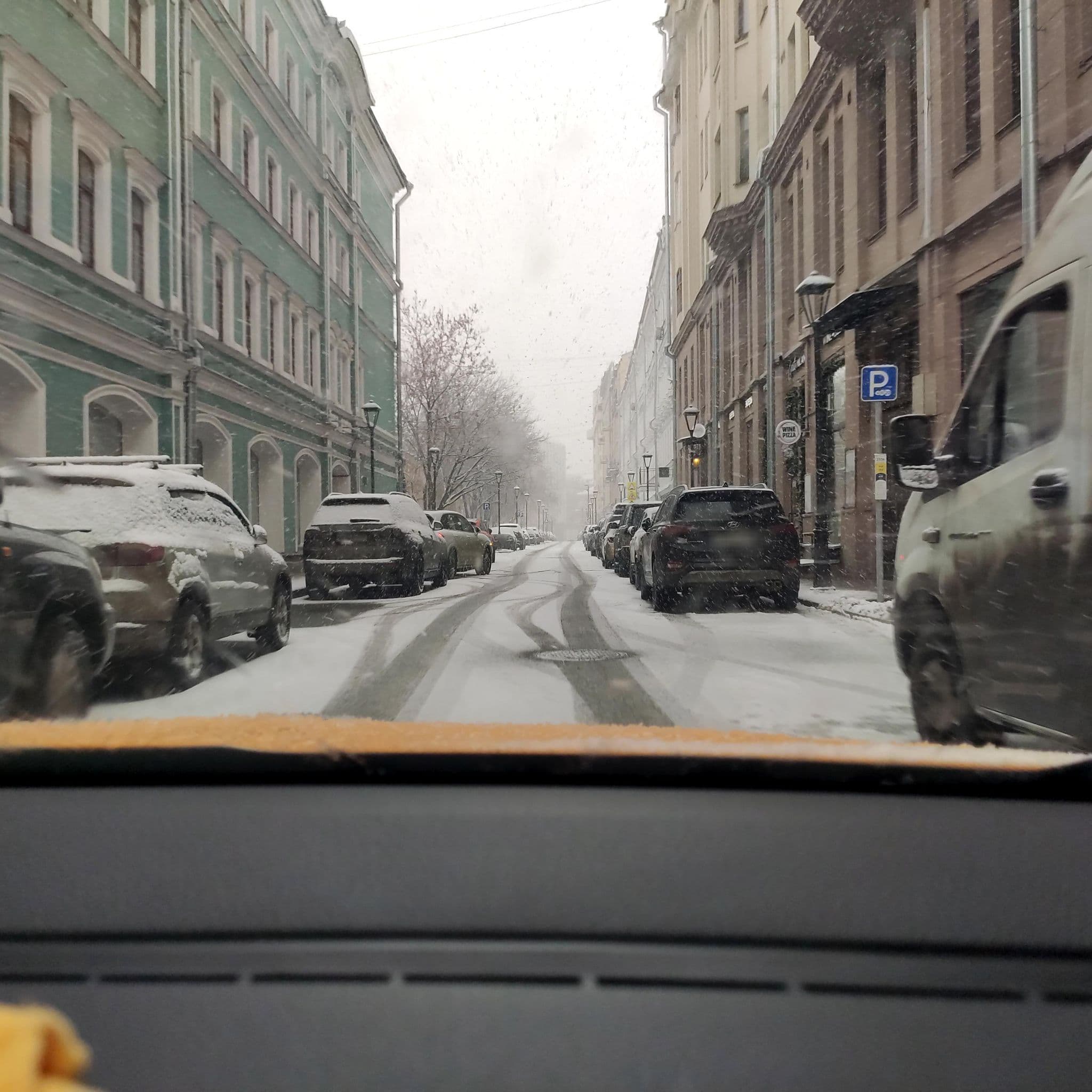 Street view near Сретенский двор, Moscow — © phoneuploader (CC BY-SA · Mapillary)