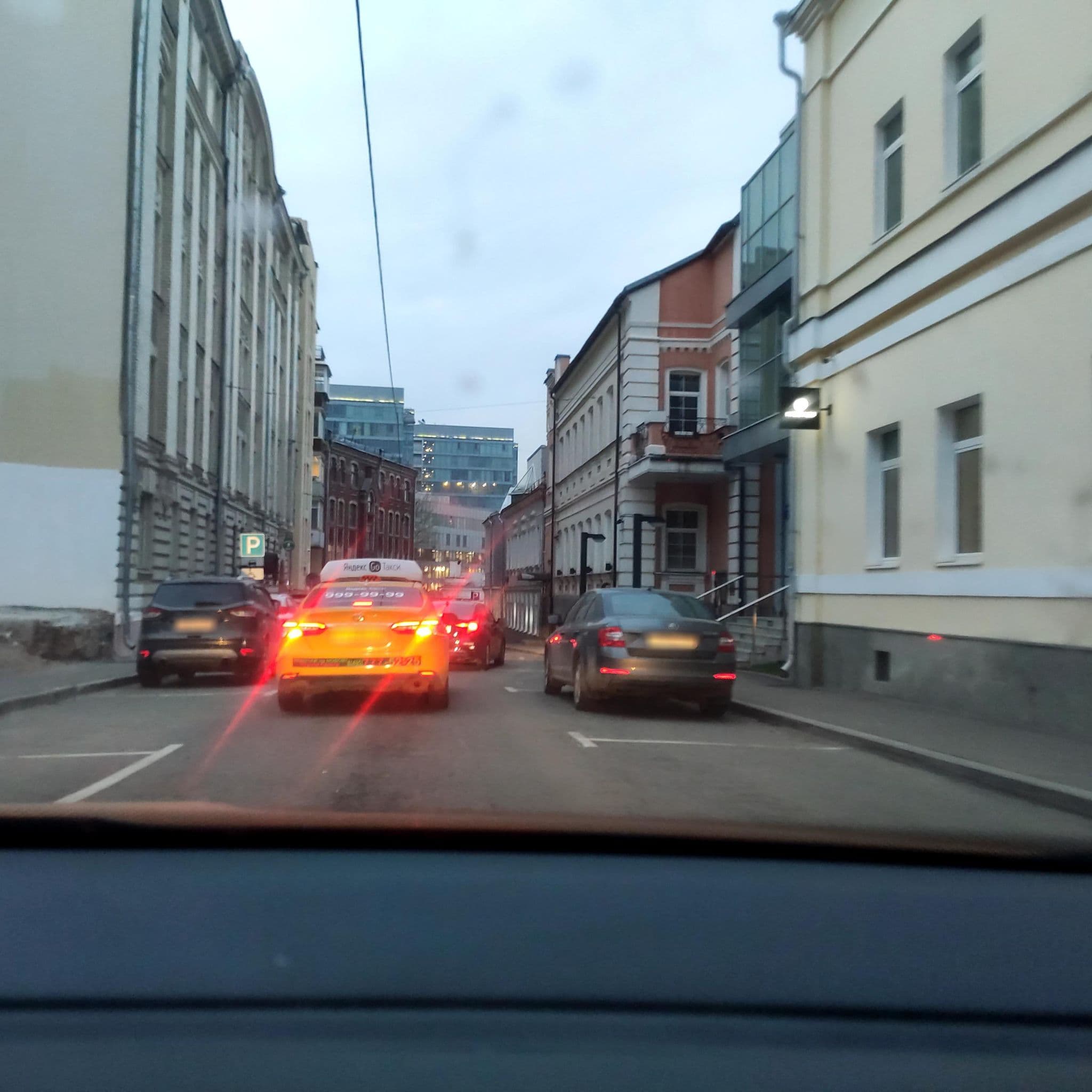 Street view near Koala hostel, Moscow — © phoneuploader (CC BY-SA · Mapillary)