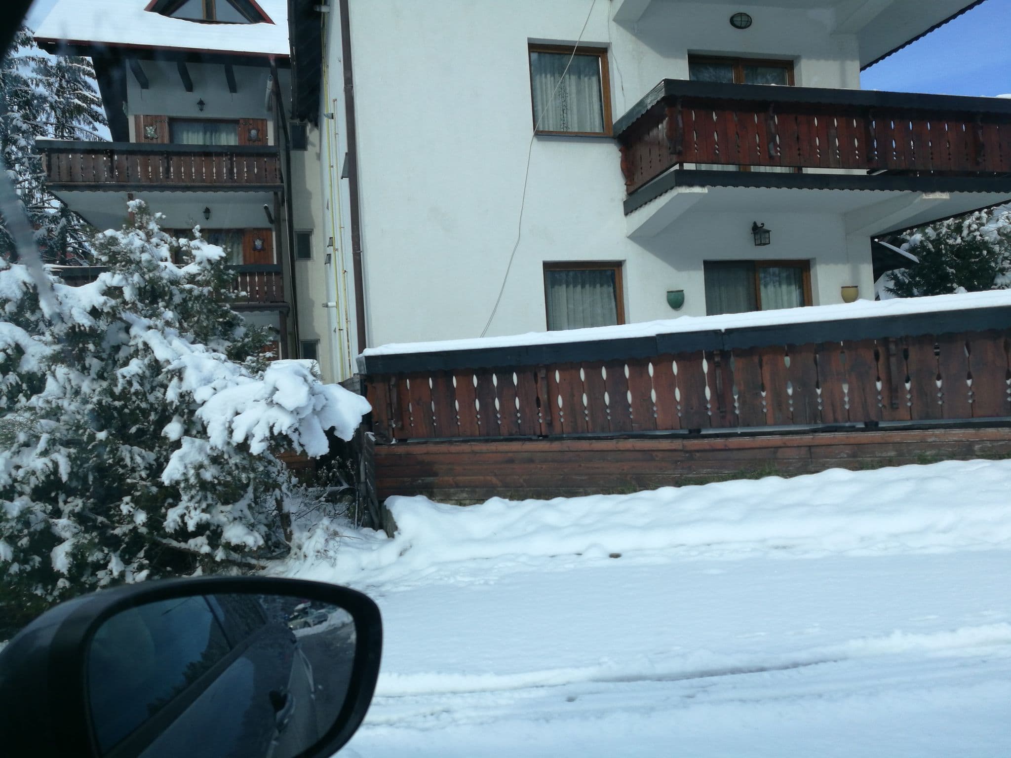 Street view near Club Rossignol, Cristian — © rsandu (CC BY-SA · Mapillary)