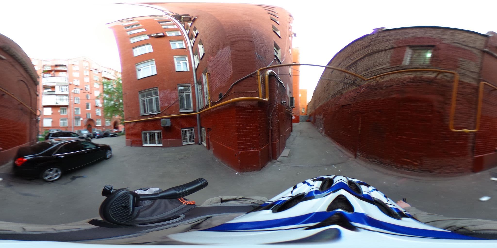 Street view near Submarine Хостел, Moscow — © trolleway (CC BY-SA · Mapillary)