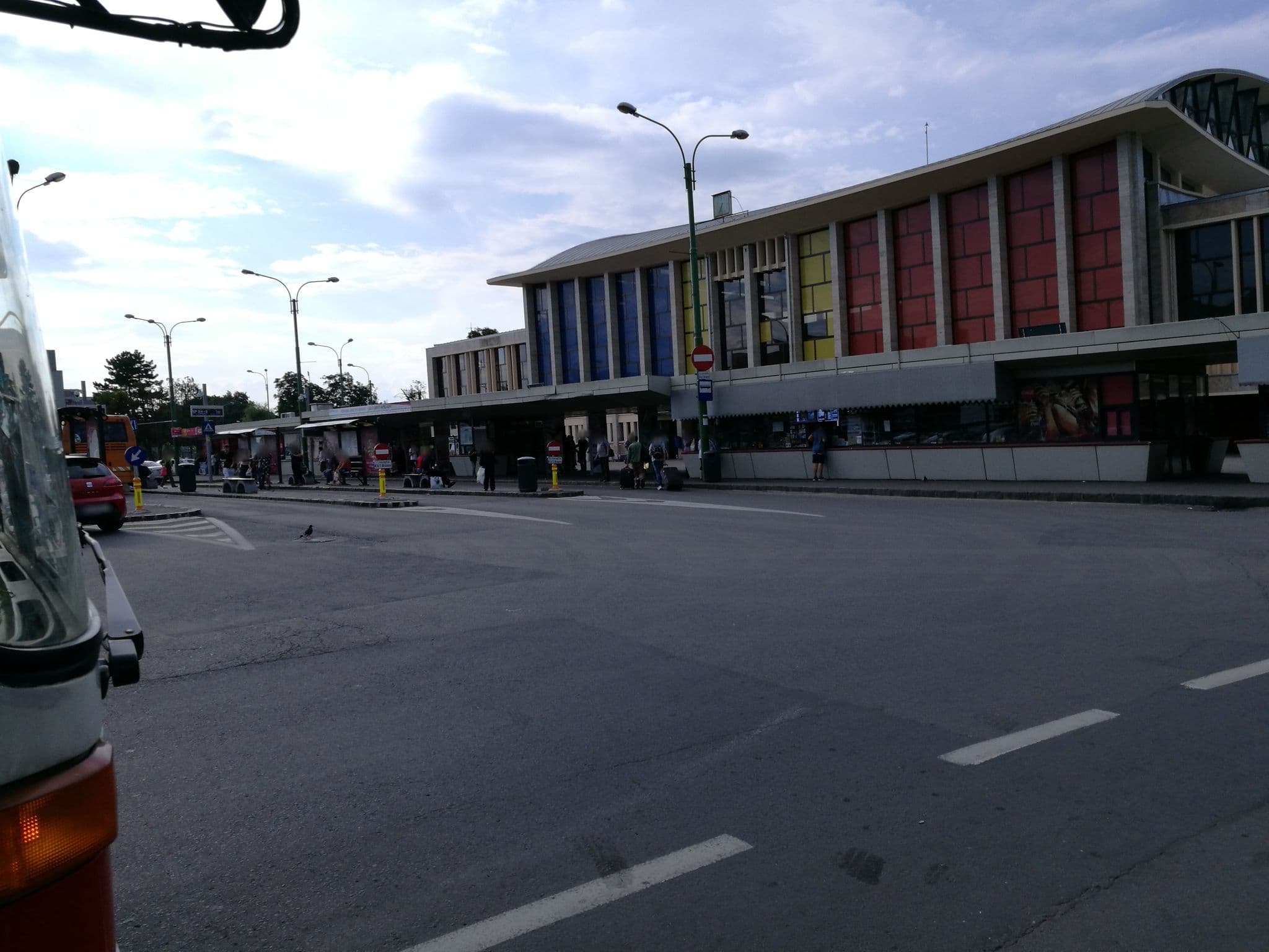 Street view near Kronwell Brasov Hotel, Braşov — © rsandu (CC BY-SA · Mapillary)