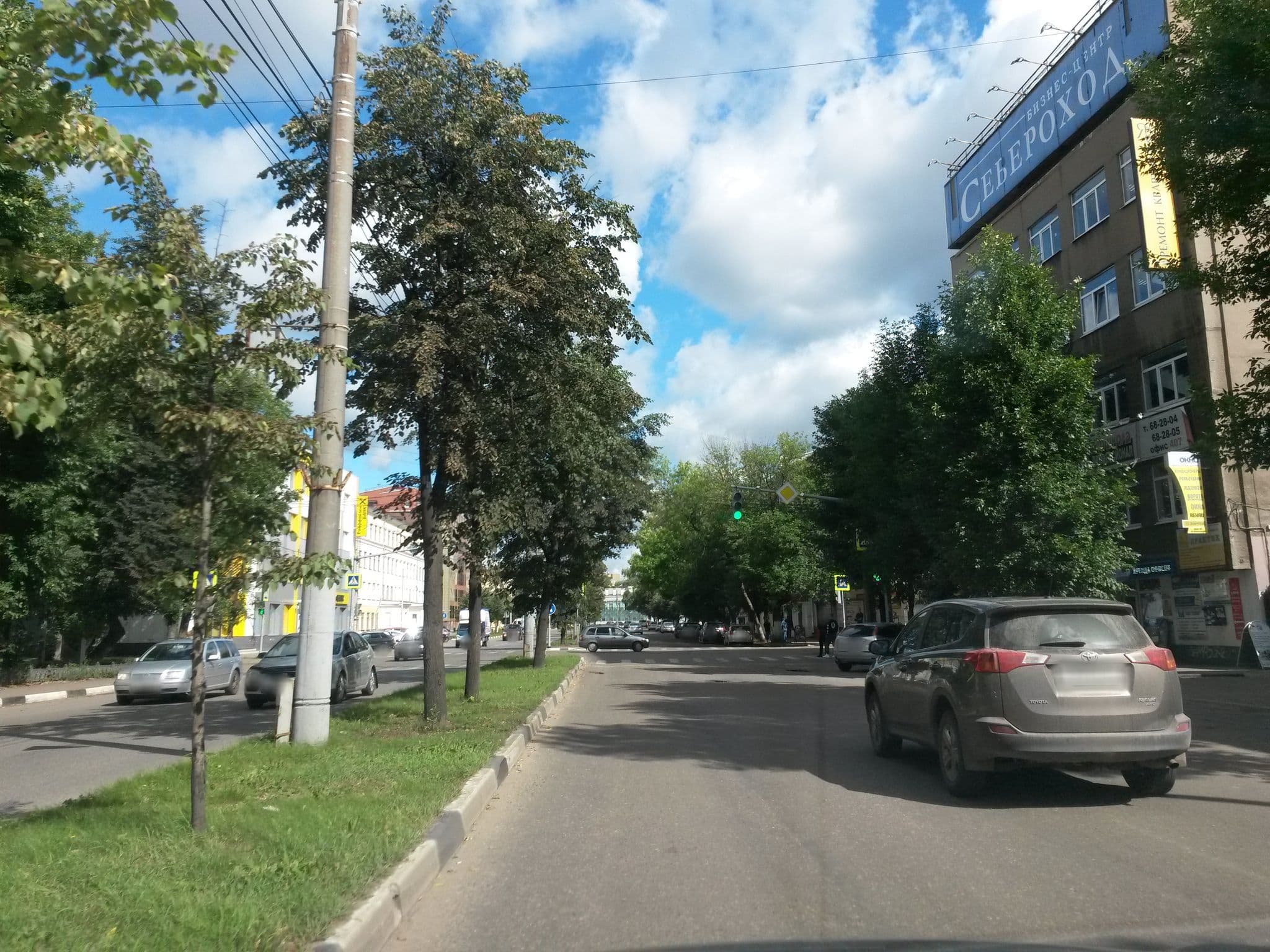 Street view near Мини Отель Звездный, Yaroslavl — © vikdd (CC BY-SA · Mapillary)