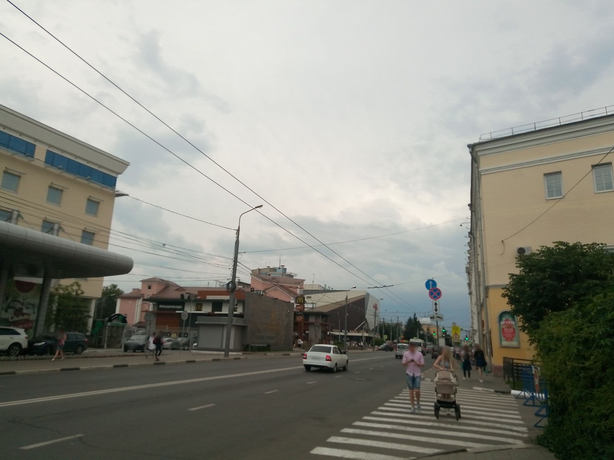 Street view near Ring Premier Hotel, Yaroslavl — © evgeshayar (CC BY-SA · Mapillary)