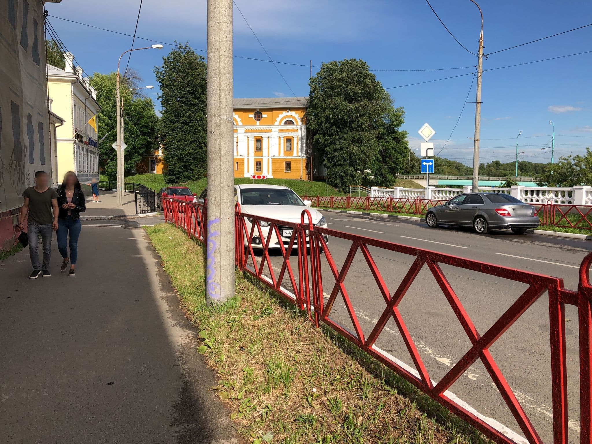 Street view near Богоявленский бутик-отель, Yaroslavl — © smsmr (CC BY-SA · Mapillary)