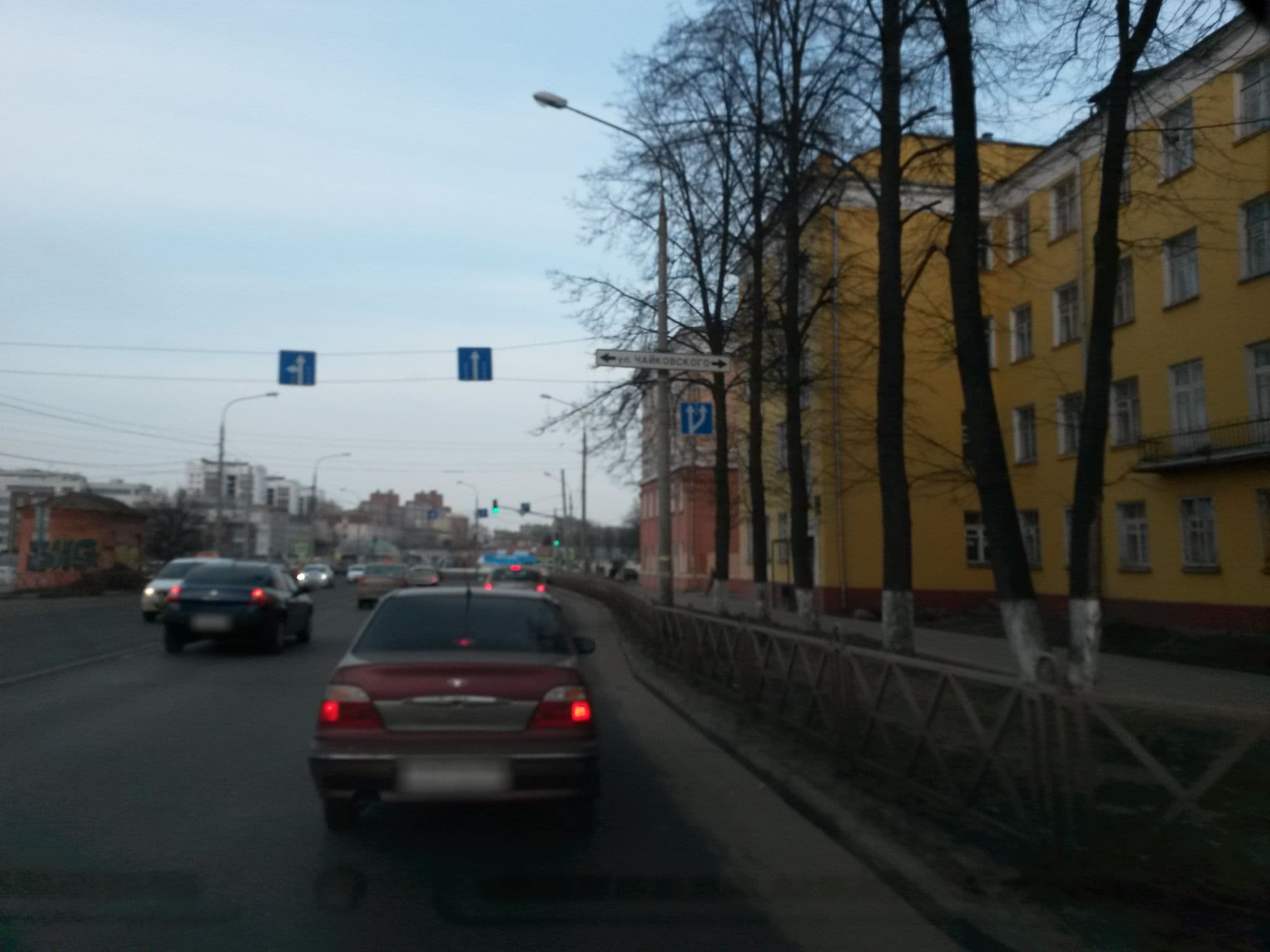 Street view near Санаторий-профилакторий, Yaroslavl — © vikdd (CC BY-SA · Mapillary)