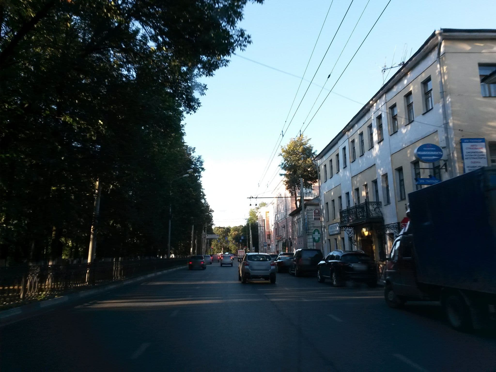 Street view near Гостиница Волга, Yaroslavl — © vikdd (CC BY-SA · Mapillary)