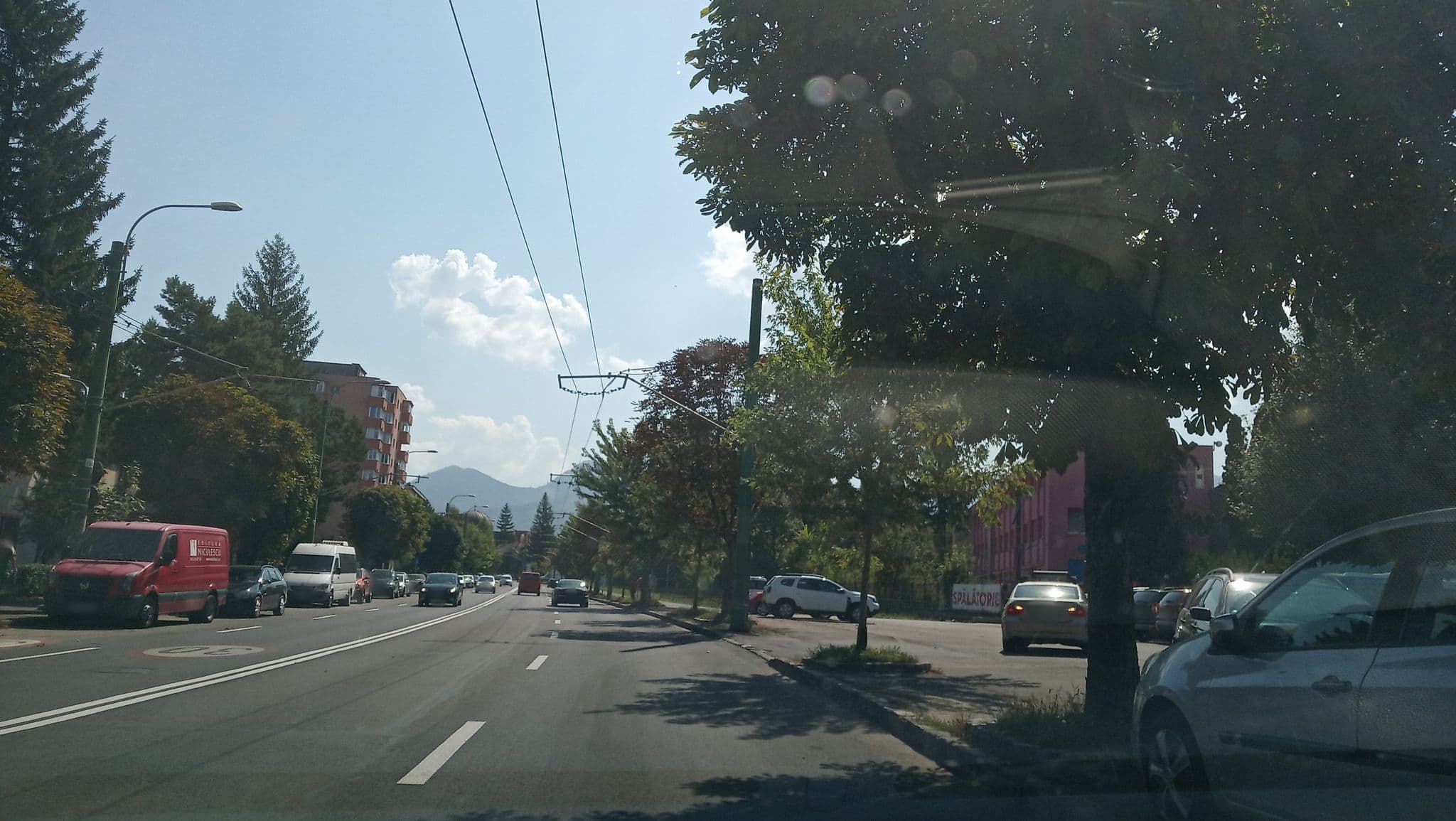 Street view near Floarea Soarelui, Braşov