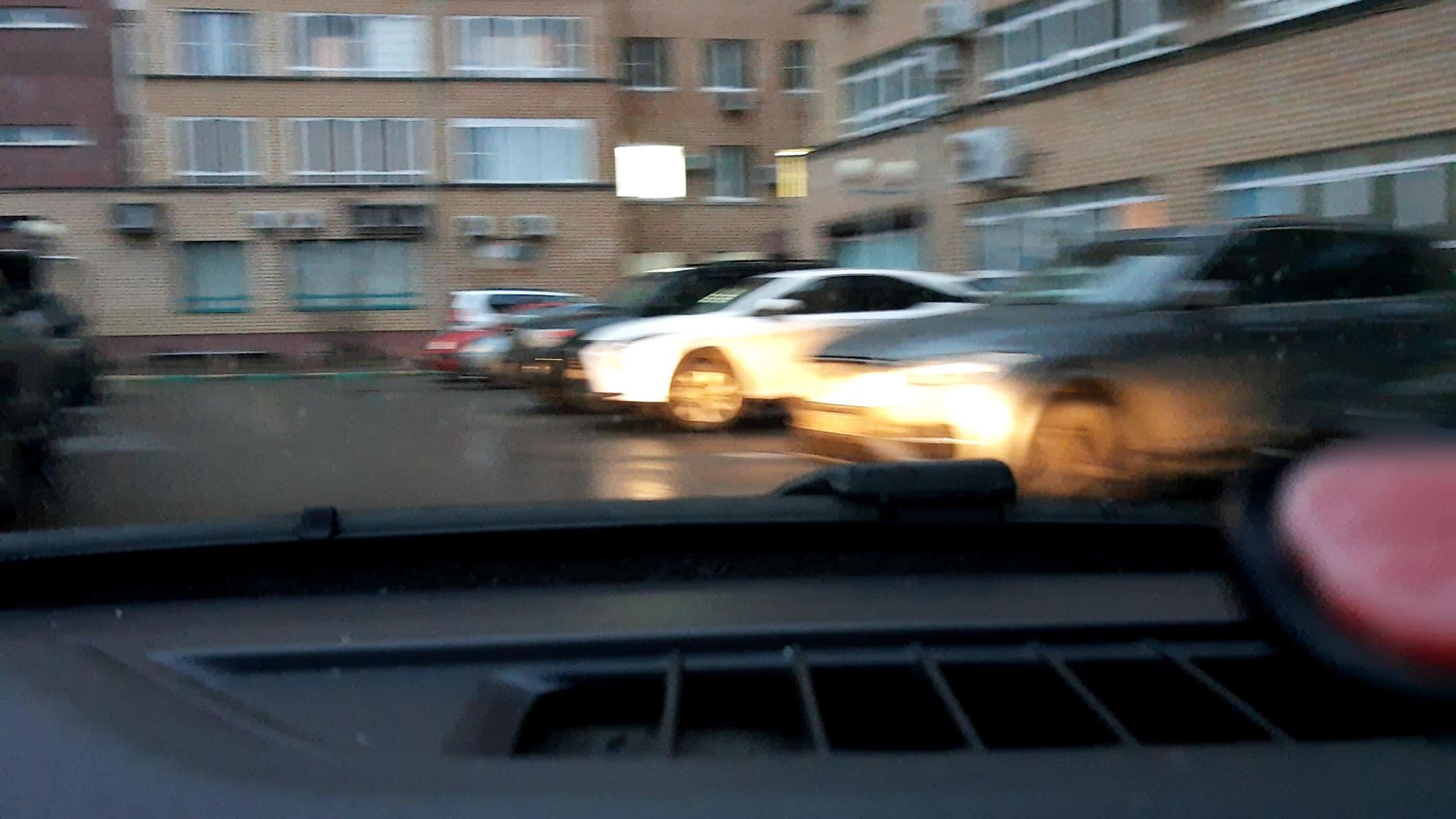 Street view near Гостиница Зори, Nizhniy Novgorod — © phoneuploader (CC BY-SA · Mapillary)