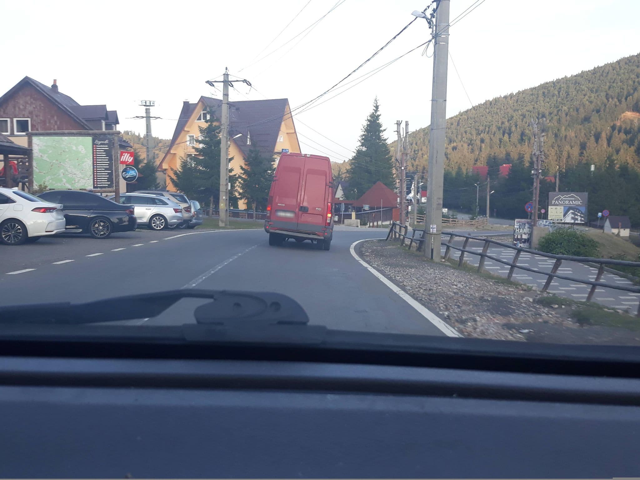 Street view near Hotel Four Seasons, Arieşeni — © murmidon (CC BY-SA · Mapillary)