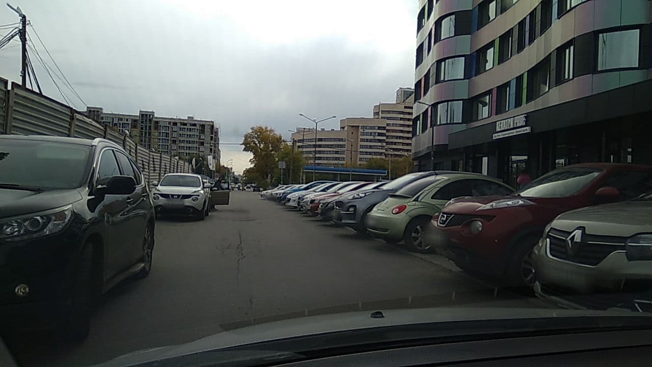 Street view near Hostel Uralskie Berega, Yekaterinburg — © rodionoff (CC BY-SA · Mapillary)