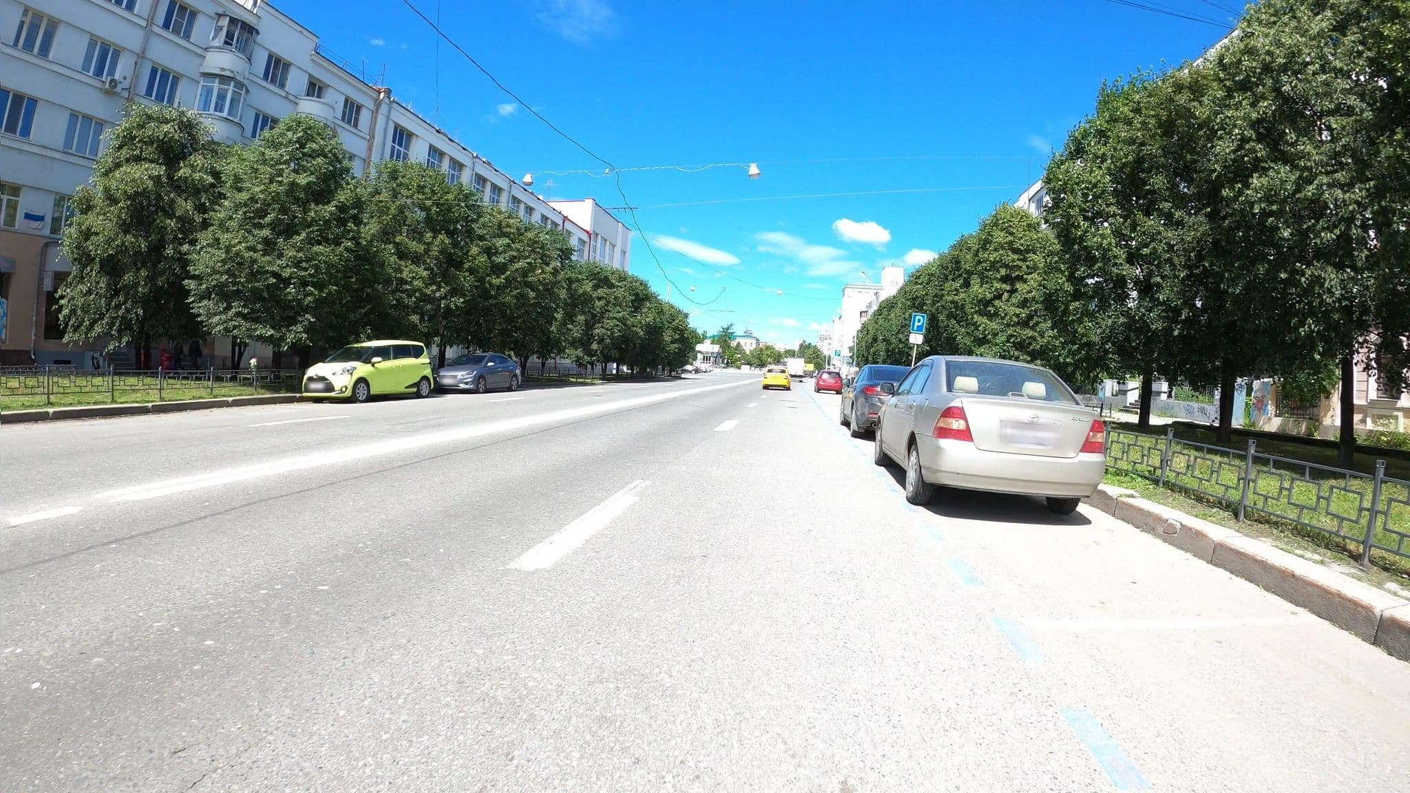 Street view near Holiday Hostel, Yekaterinburg — © trolleway (CC BY-SA · Mapillary)