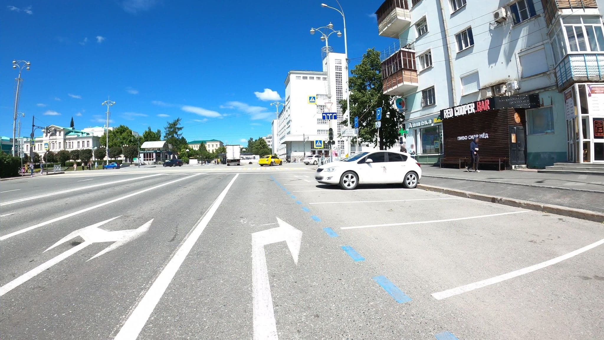 Street view near Bed & Breakfast Hostel, Yekaterinburg — © trolleway (CC BY-SA · Mapillary)