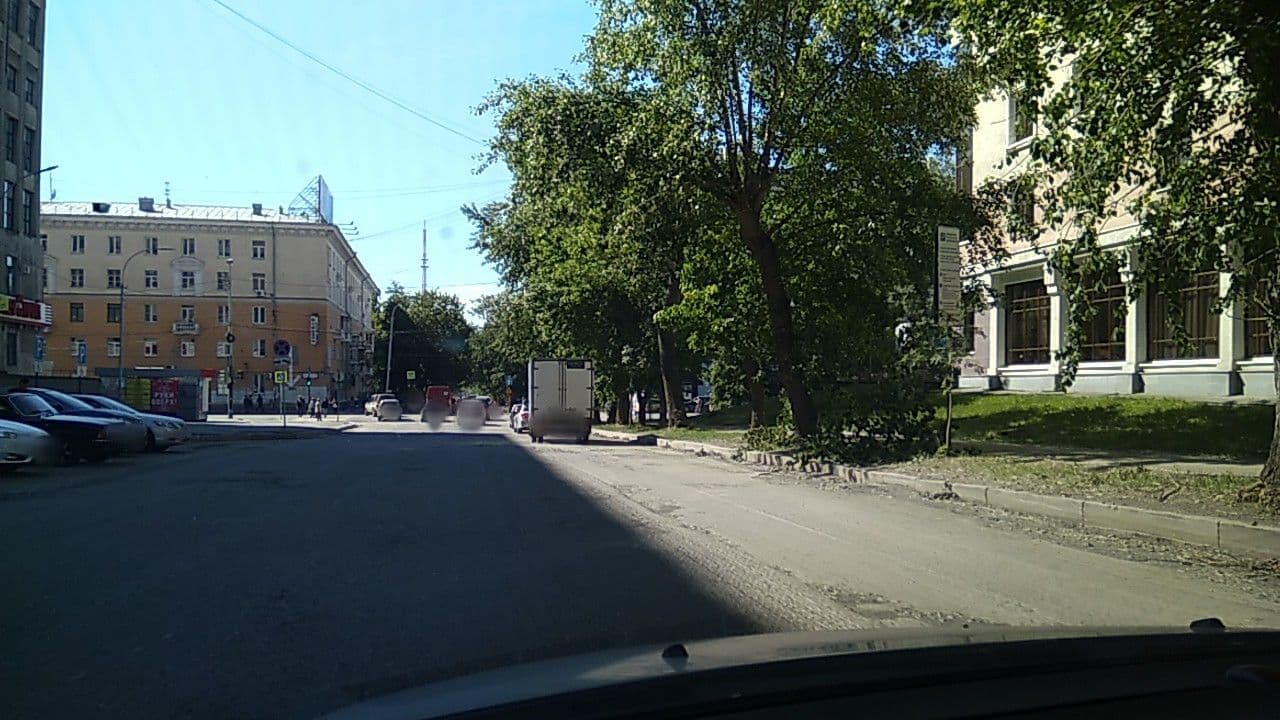 Street view near Сosmos Ekaterinburg, Yekaterinburg — © rodionoff (CC BY-SA · Mapillary)