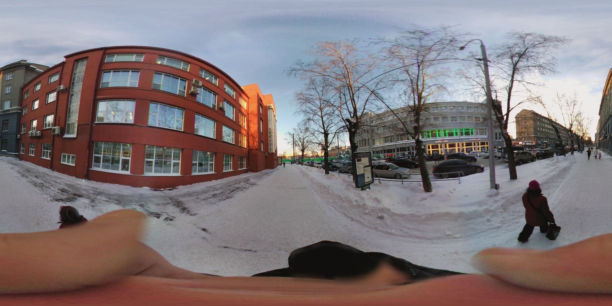 Street view near Гостиница «Центоальная», Novosibirsk — © thx (CC BY-SA · Mapillary)