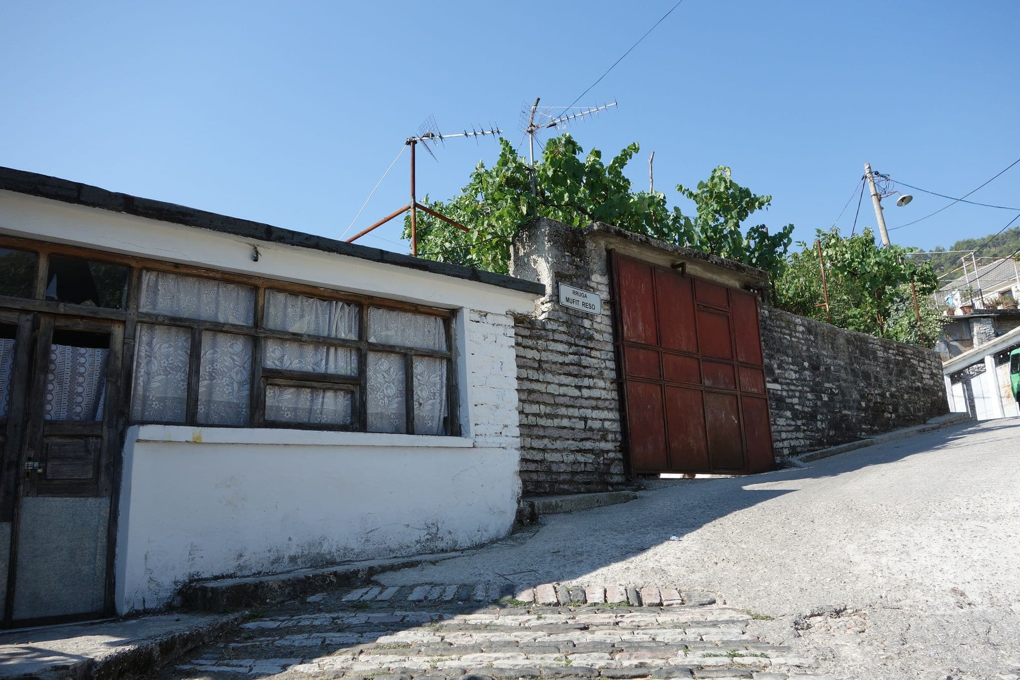 Street view near Friendly Hostel, Gjirokastër — © malenki (CC BY-SA · Mapillary)