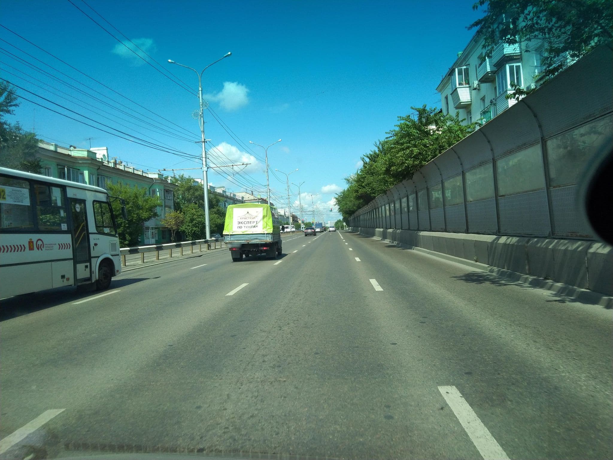 Street view near Ривьера, Krasnoyarsk — © romanf748 (CC BY-SA · Mapillary)