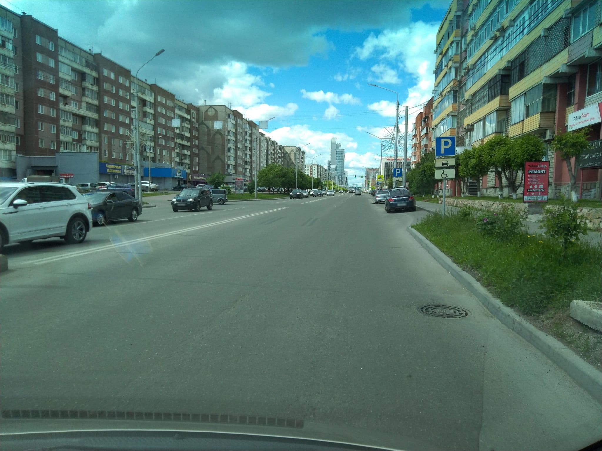 Street view near Хостел Комфорт Делюкс, Krasnoyarsk — © romanf748 (CC BY-SA · Mapillary)