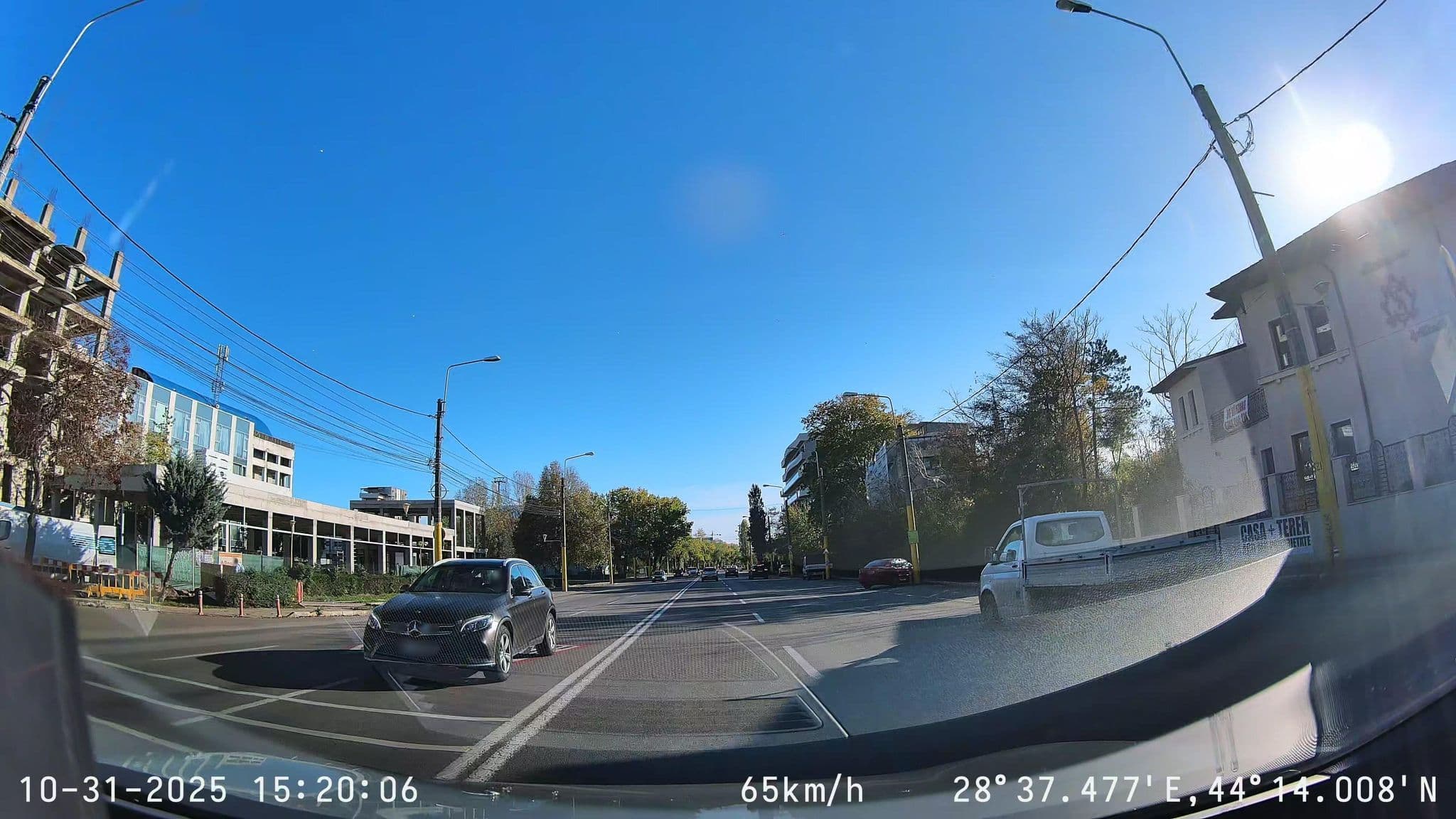 Street view near Stratosphere, Palazu Mare