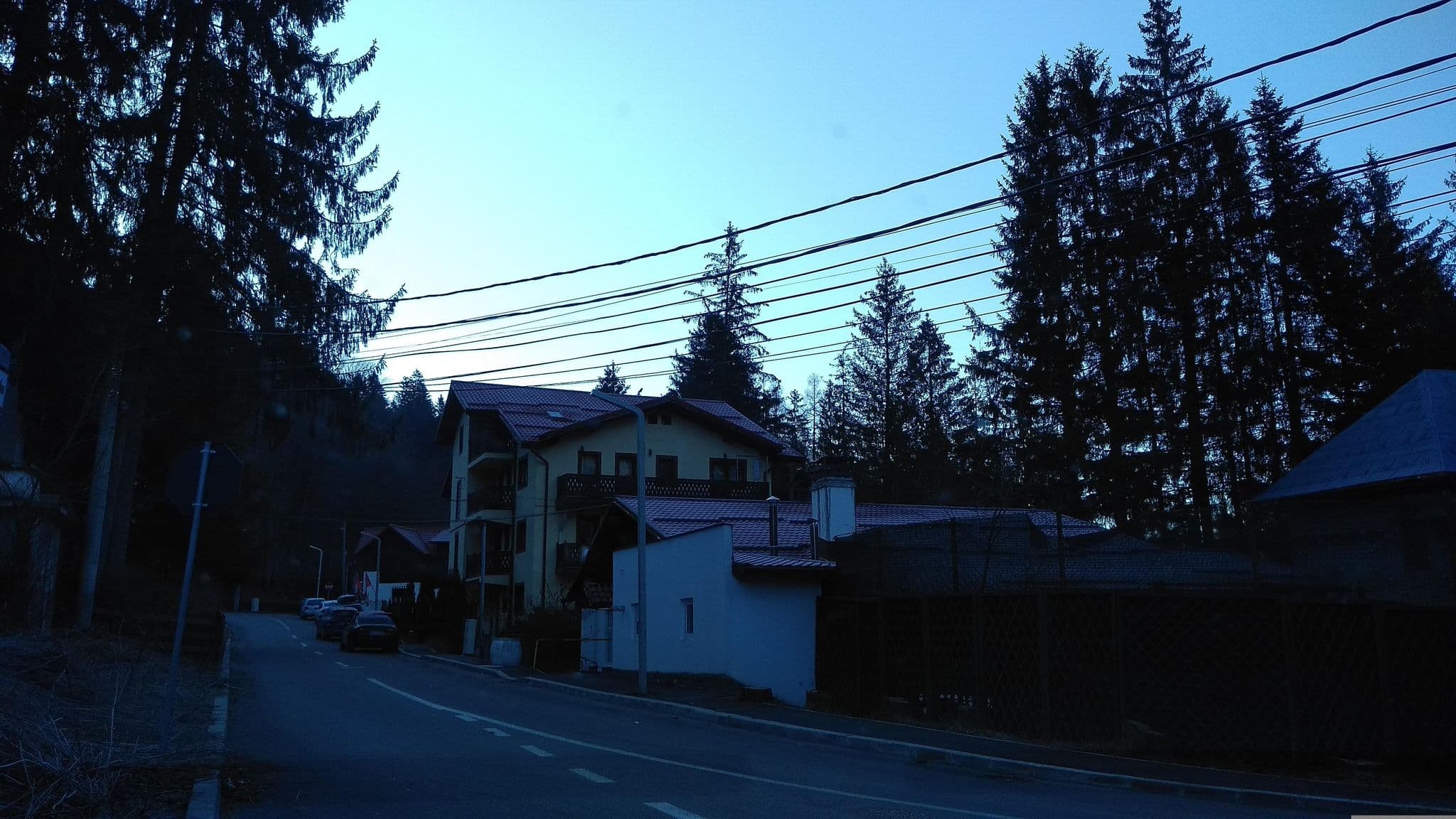 Street view near Stațiunea zoologică Sinaia - Centrul de conferințe, Sinaia