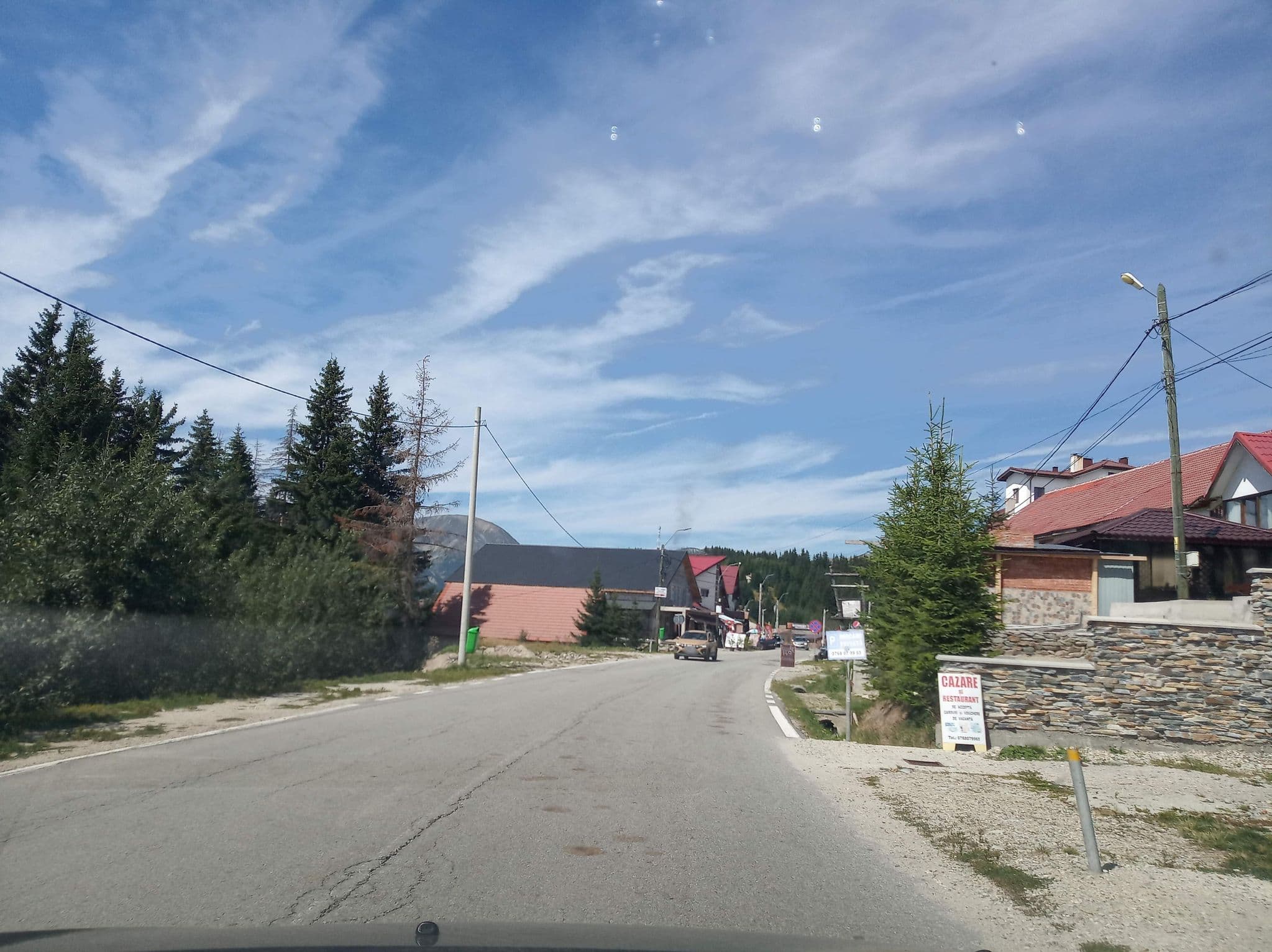 Street view near Rubin, Polovragi — © tavi (CC BY-SA · Mapillary)