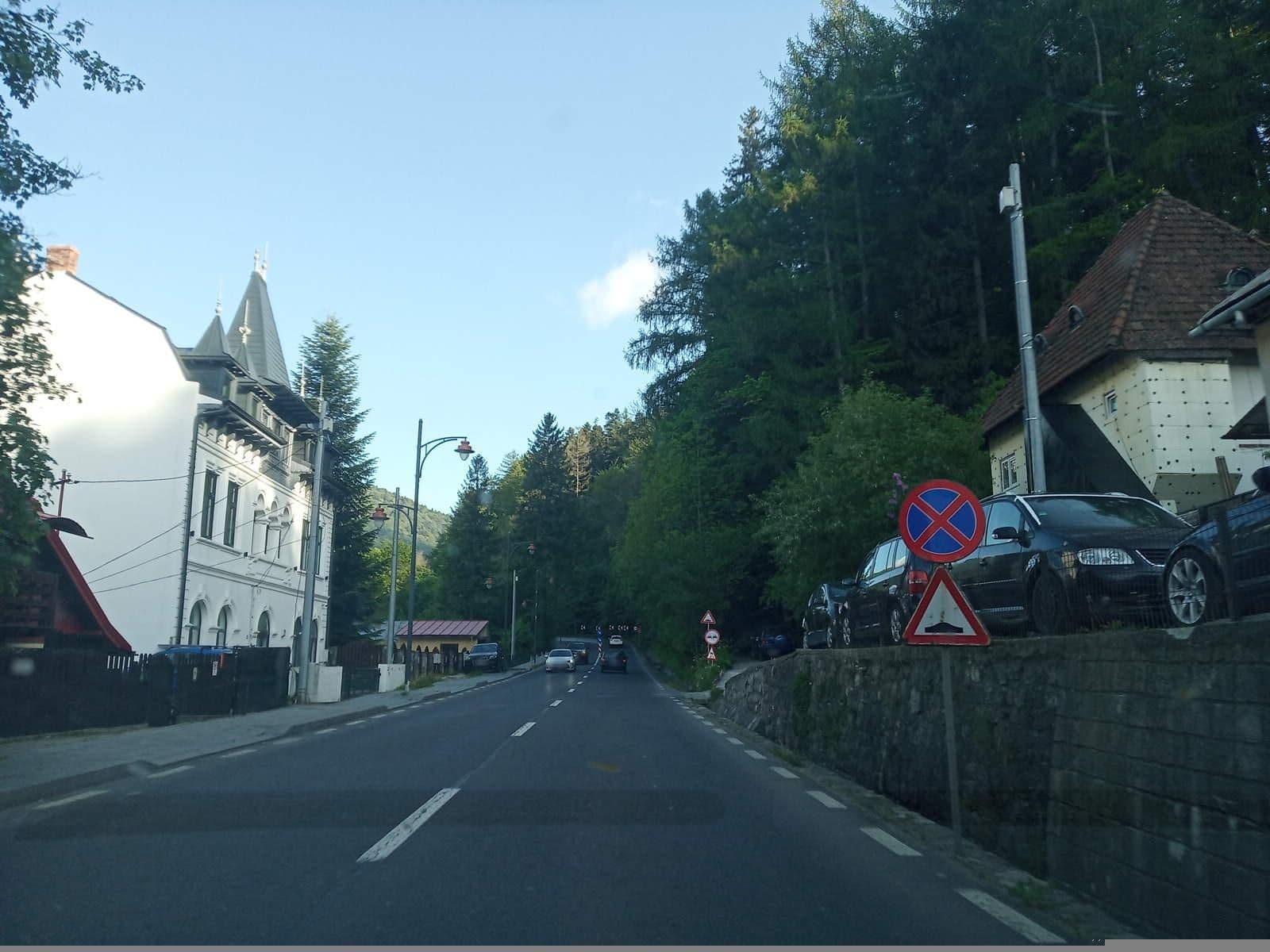 Street view near Fratii Montana, Sinaia — © tavi (CC BY-SA · Mapillary)