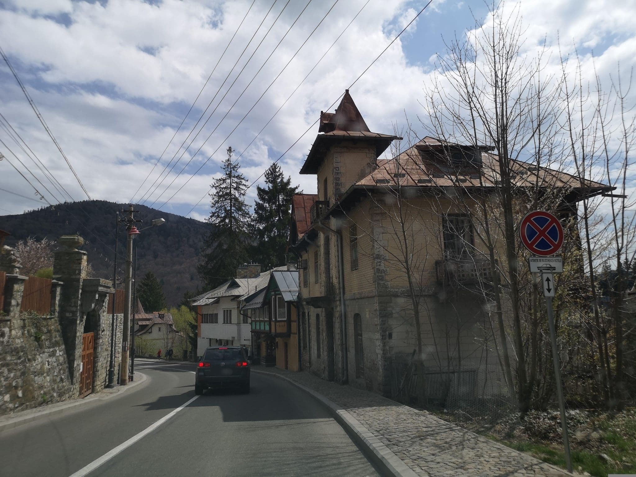Street view near Cabana Ileana, Sinaia — © moon4 (CC BY-SA · Mapillary)