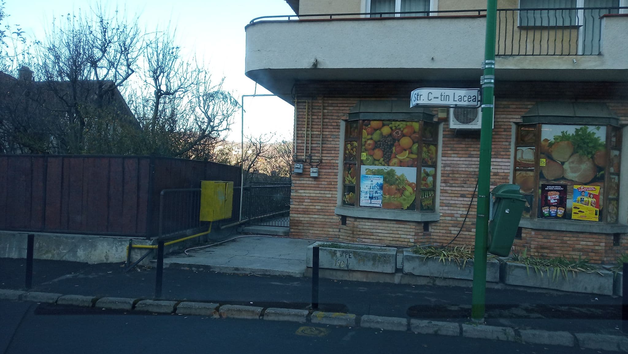 Street view near Brasovu' Vechi, Braşov — © tavi (CC BY-SA · Mapillary)