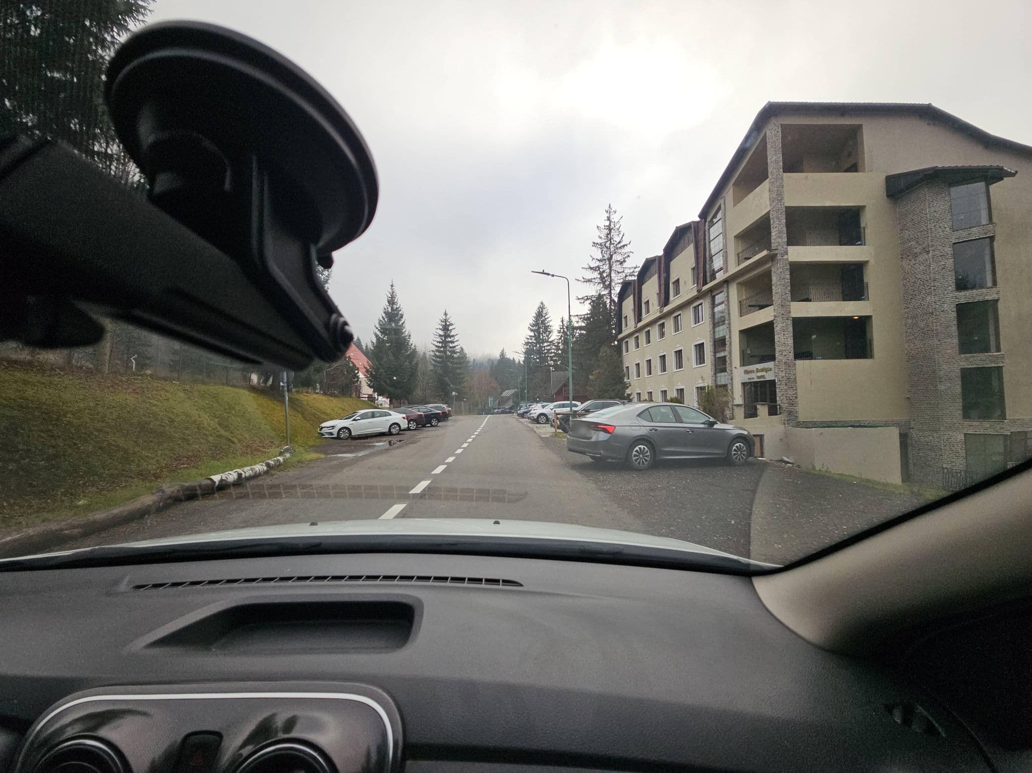 Street view near The Rizzo Boutique Hotel, Cristian — © agamarcelnicolae (CC BY-SA · Mapillary)