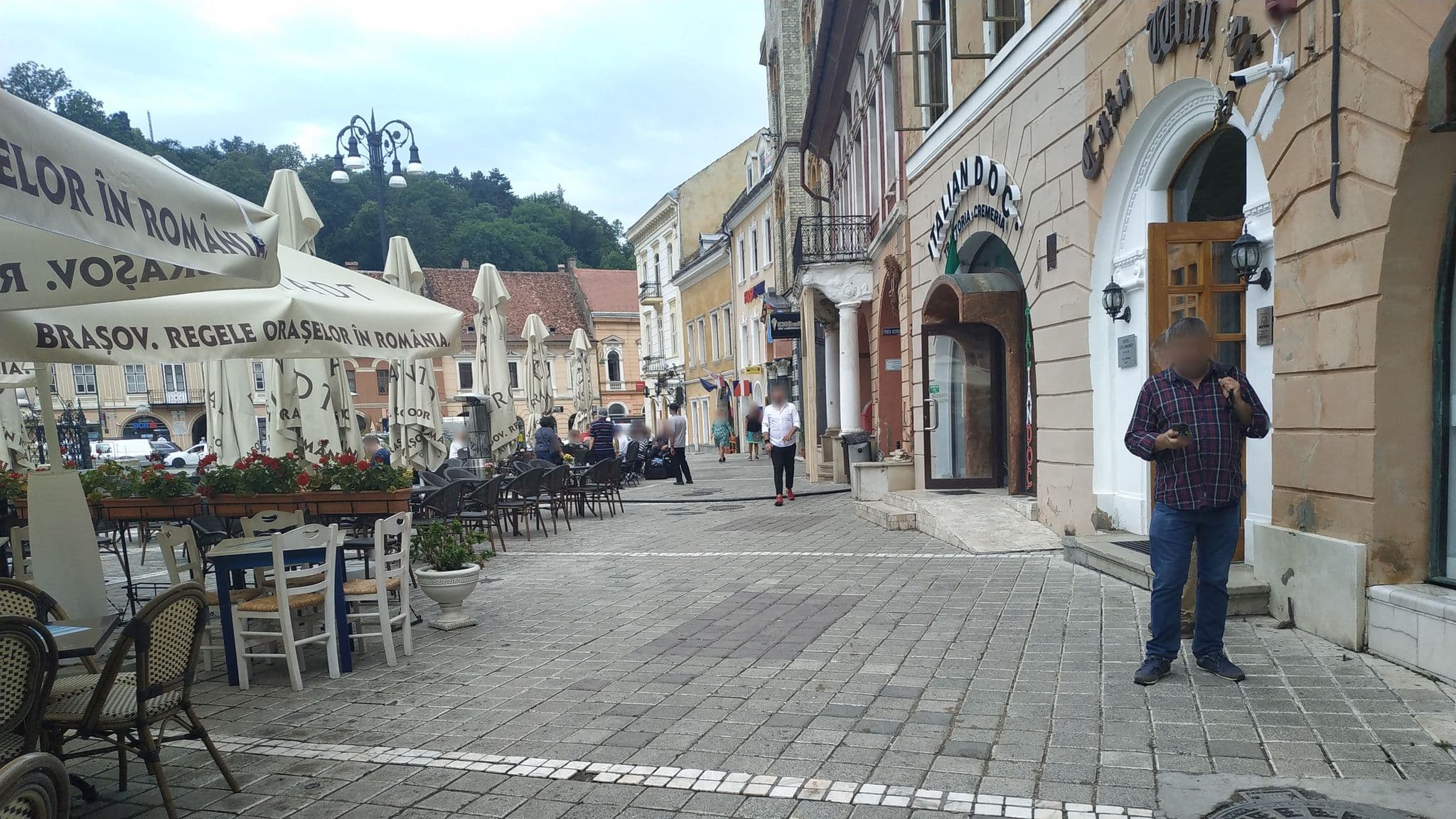 Street view near La Maisonnette, Braşov — © mrey (CC BY-SA · Mapillary)