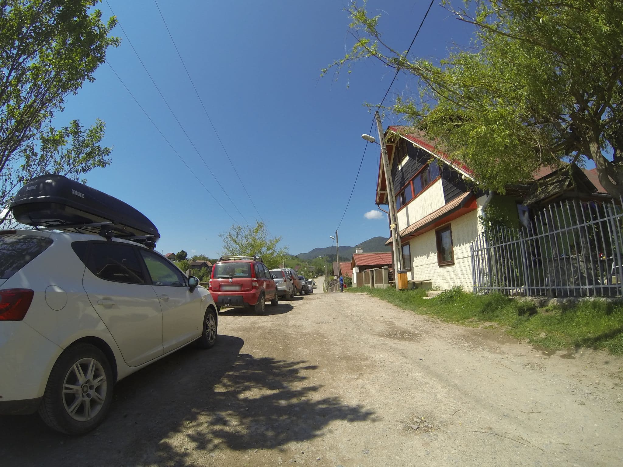 Street view near Pensiunea Montana, Moieciu de Jos — © deeeznuuuts (CC BY-SA · Mapillary)