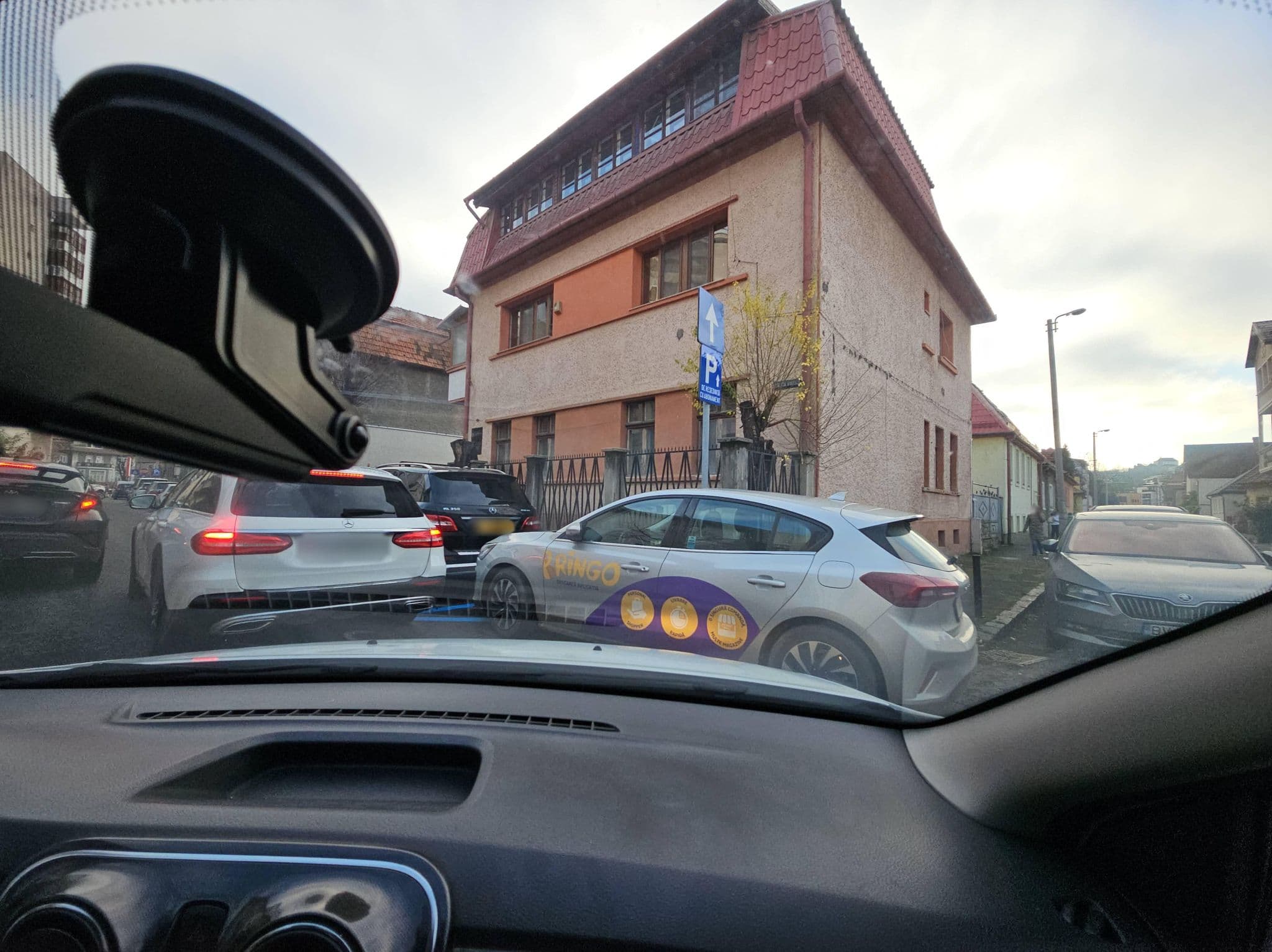 Street view near 4Cardinals, Braşov — © agamarcelnicolae (CC BY-SA · Mapillary)