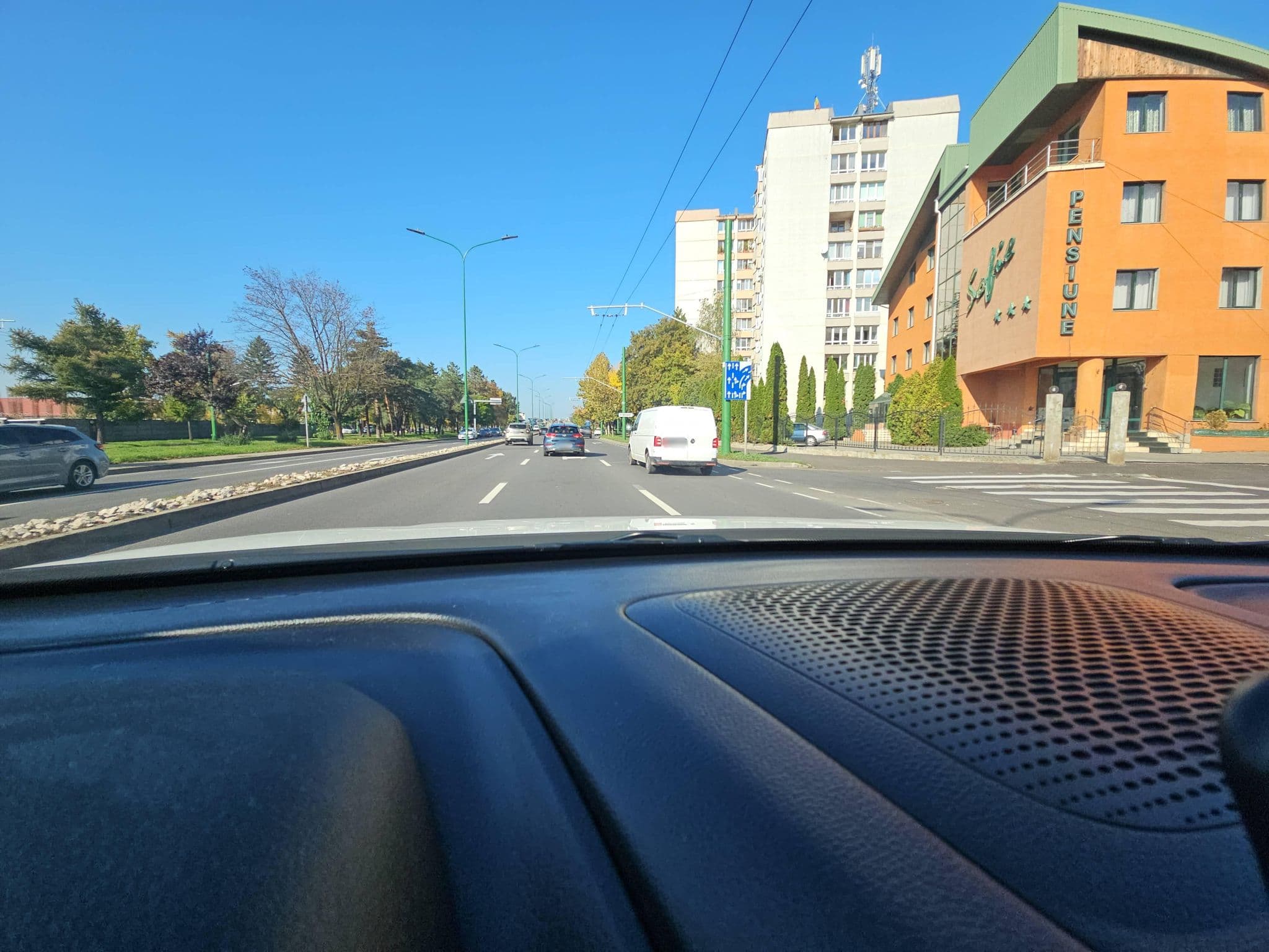 Street view near Pension Sofie Brasov, Braşov — © agamarcelnicolae (CC BY-SA · Mapillary)