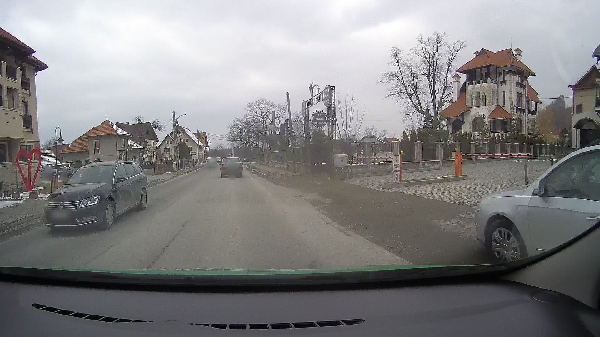 Street view near Pensiunea Lorena, Bran — © tavi (CC BY-SA · Mapillary)