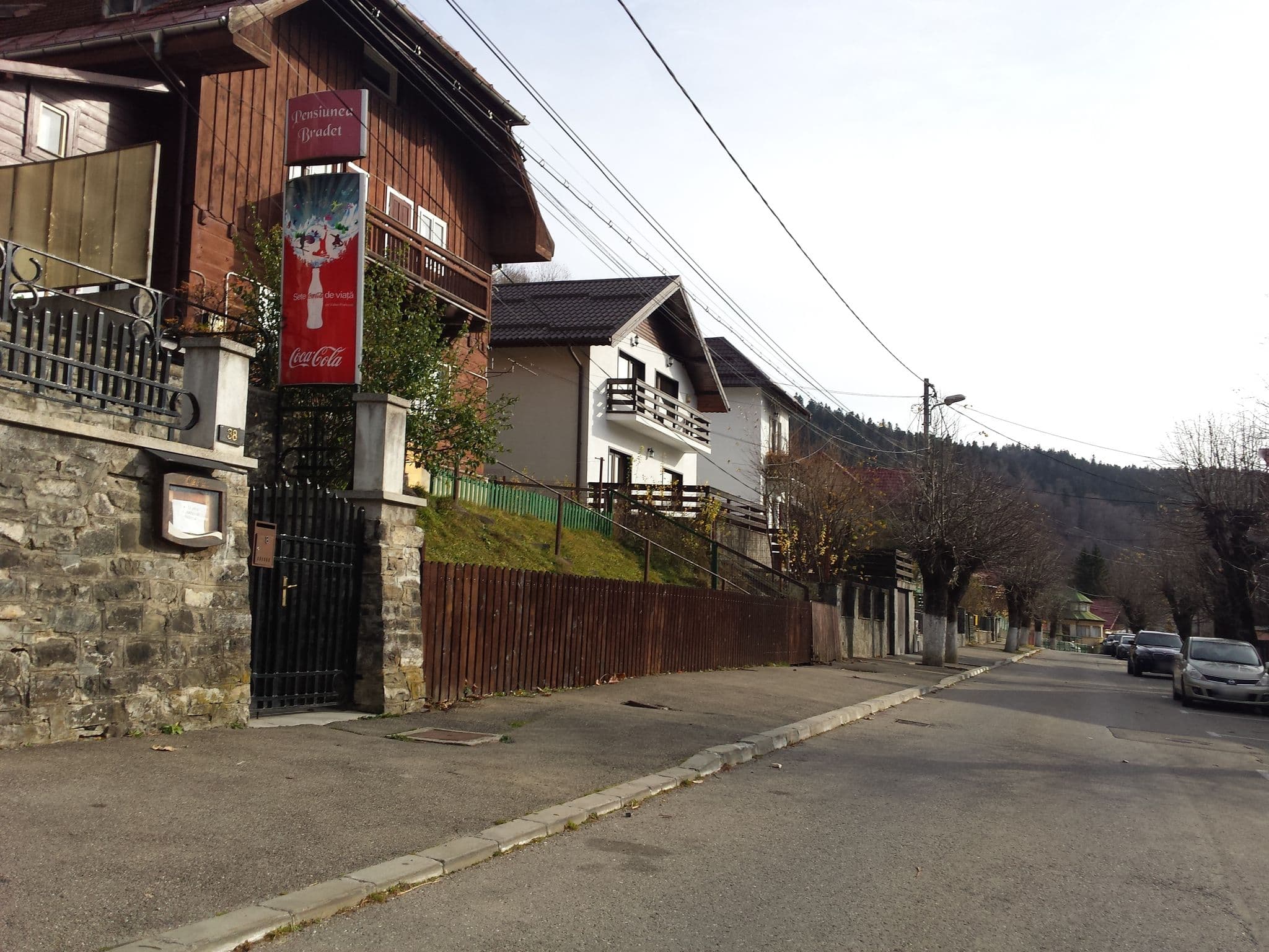 Street view near Pensiunea Bradet, Buşteni — © rsandu (CC BY-SA · Mapillary)