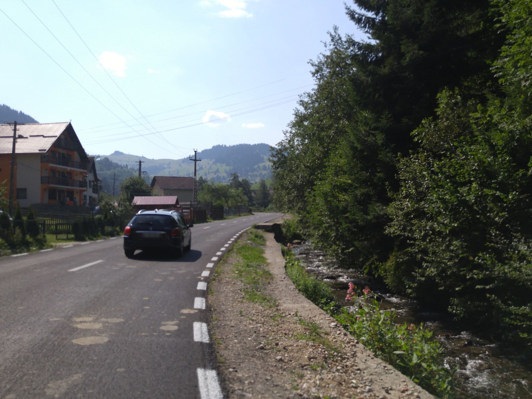 Street view near Pensiunea Bliss, Moeciu de Jos — © baditaflorin (CC BY-SA · Mapillary)