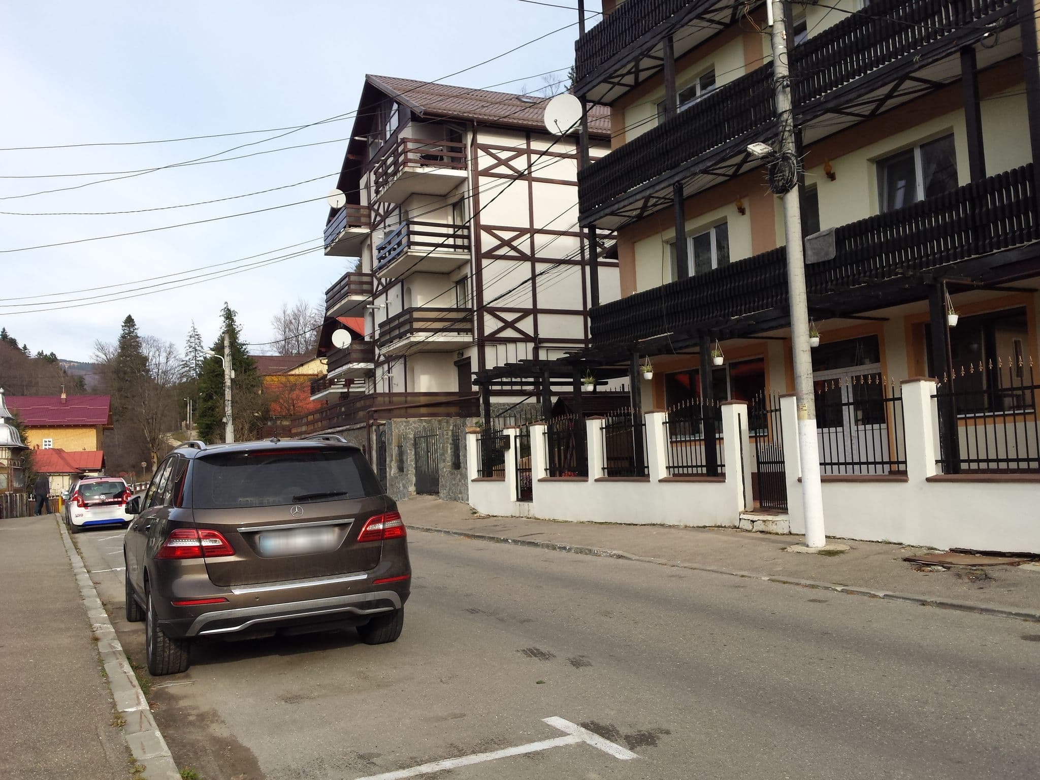 Street view near SportTeam Hotel Room "6", Buşteni — © rsandu (CC BY-SA · Mapillary)