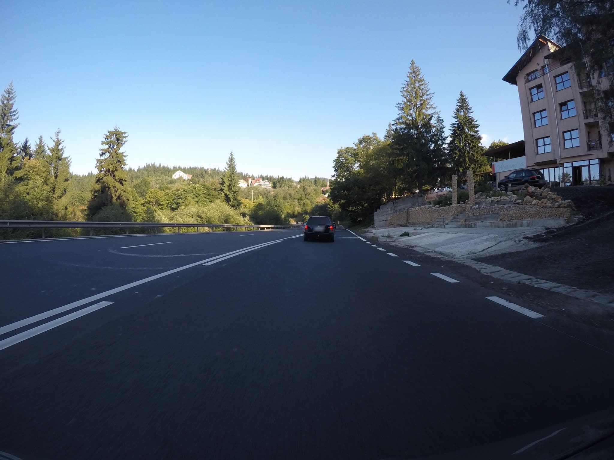 Street view near Hotel Carpati ***, Predeal — © chrisbeddow (CC BY-SA · Mapillary)