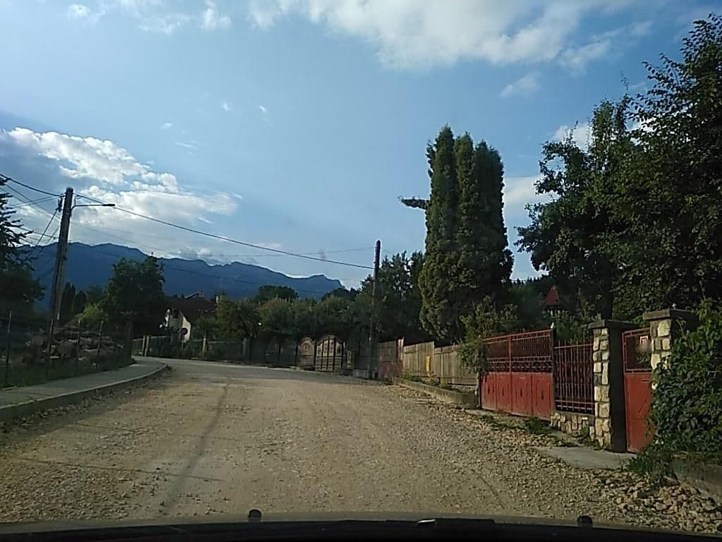 Street view near Pensiunea Cojanu, Bran — © tavi (CC BY-SA · Mapillary)