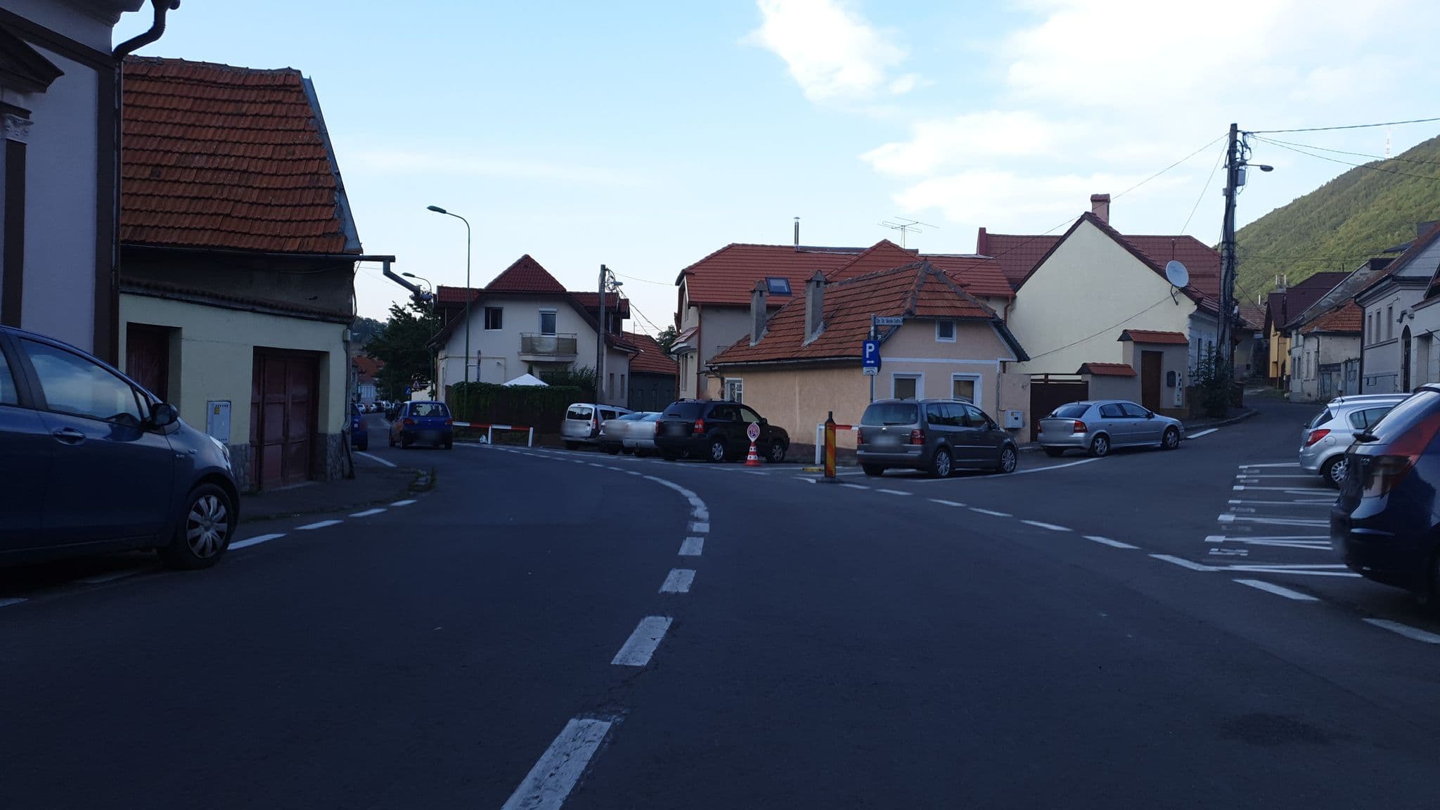 Street view near Hostel Villa Gabriel, Braşov — © geormihai (CC BY-SA · Mapillary)