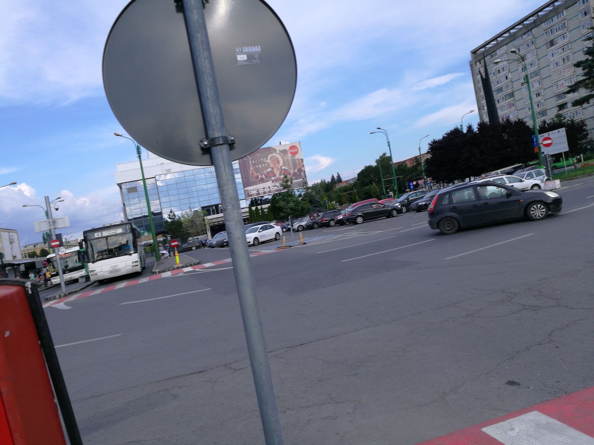Street view near Hotel Elegance Express, Braşov — © rsandu (CC BY-SA · Mapillary)