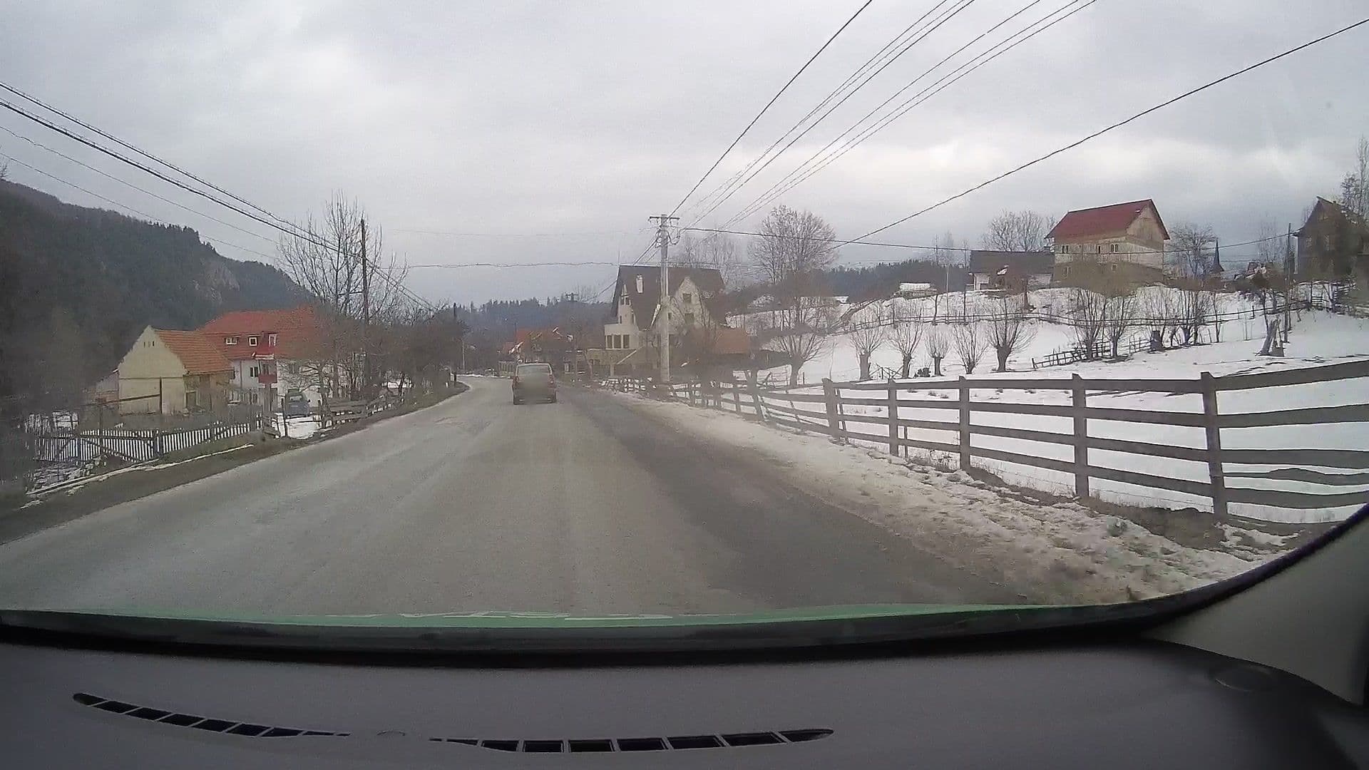Street view near Vila Silvana, Bran — © tavi (CC BY-SA · Mapillary)