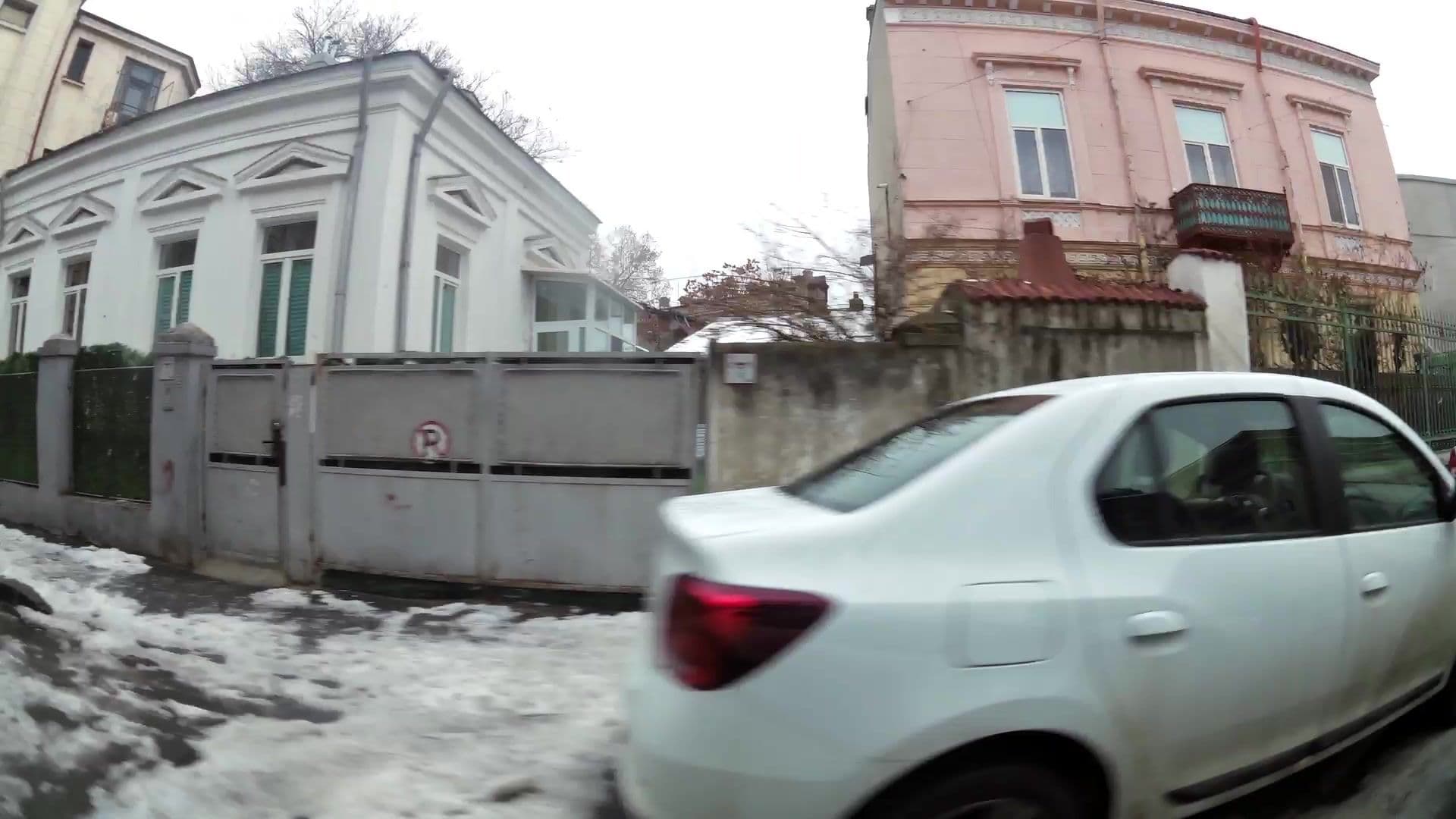 Street view near Conacul Roz Al Lui Viki, Bucharest — © kaartcam (CC BY-SA · Mapillary)