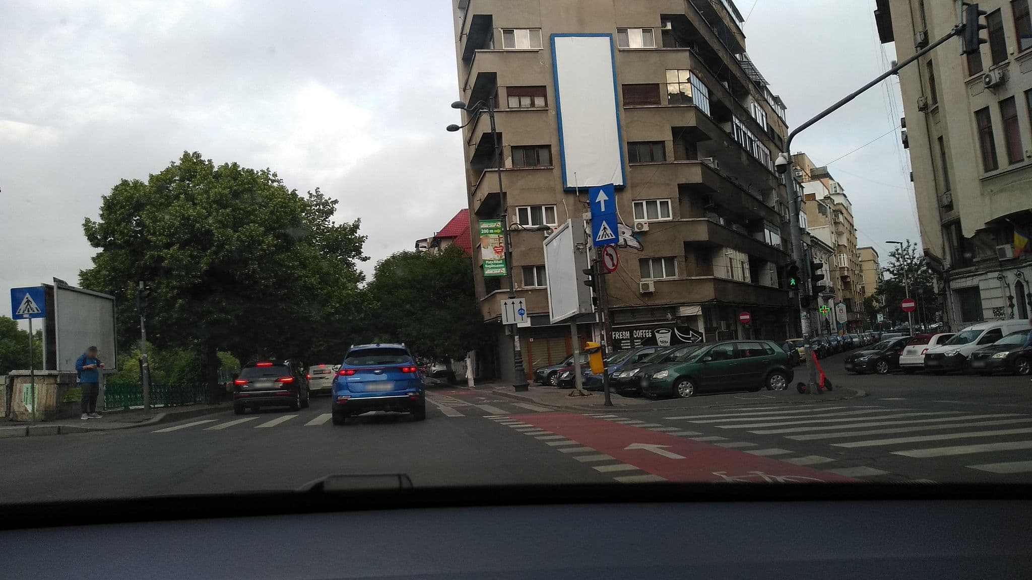 Street view near room 301, Bucharest — © tavi (CC BY-SA · Mapillary)