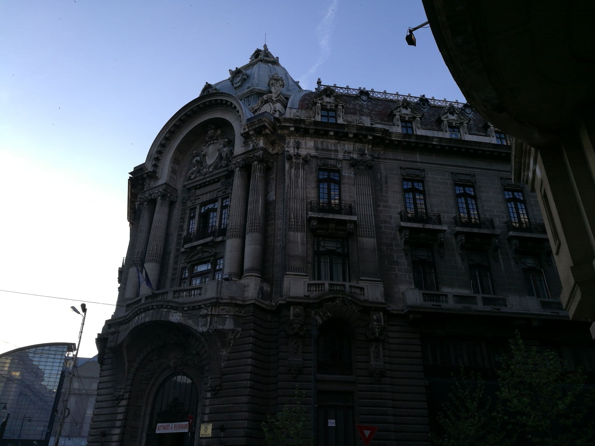 Street view near Heart Of Bucharest Erros Studio, Bucharest — © rsandu (CC BY-SA · Mapillary)