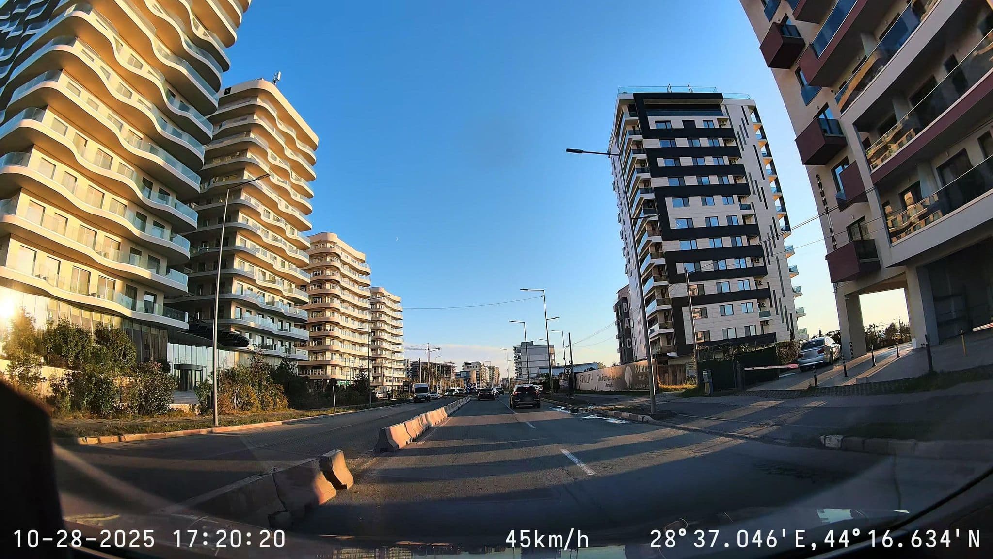 Street view near Sunny Lake Apartments, Mamaia-Sat — © edjone (CC BY-SA · Mapillary)