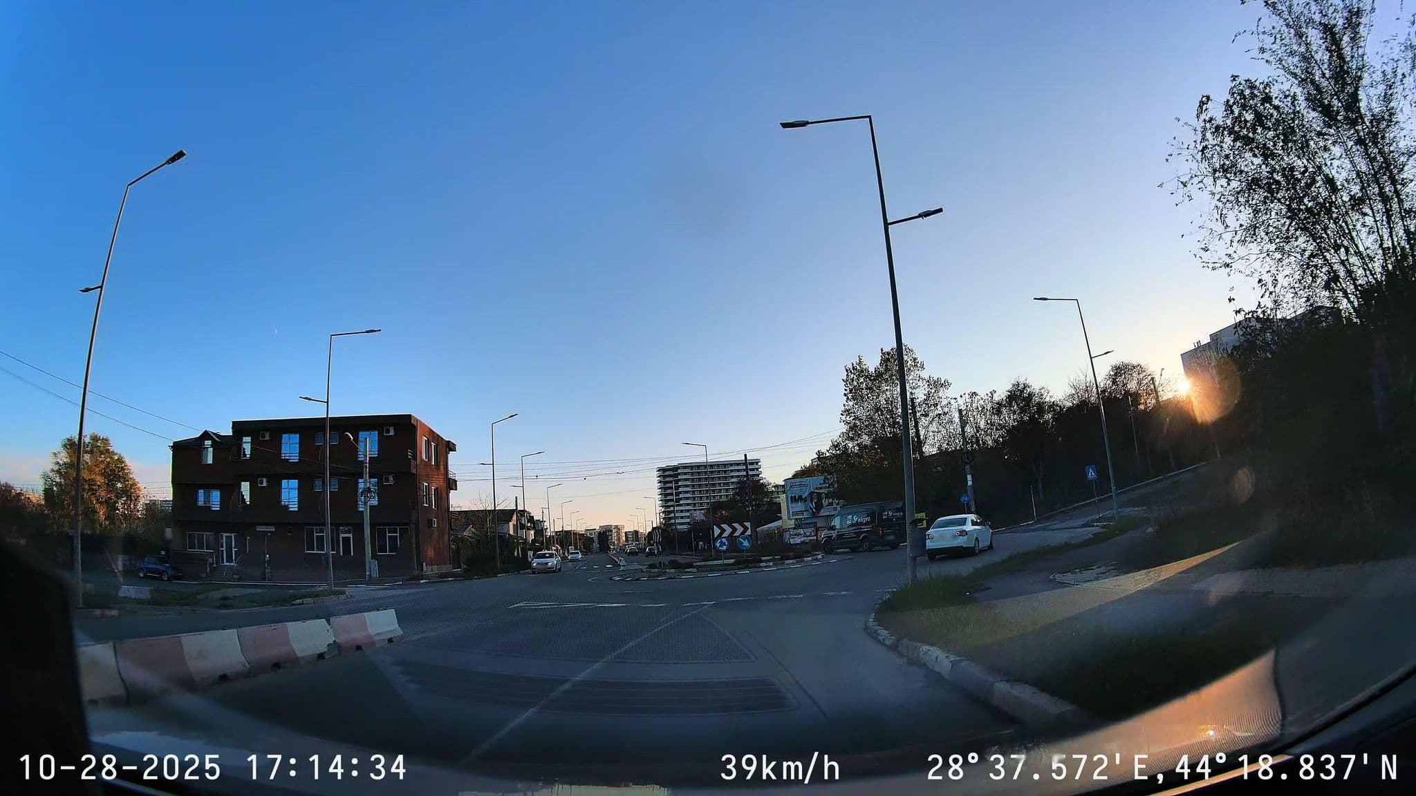Street view near Vila Max Năvodari, Mamaia-Sat — © edjone (CC BY-SA · Mapillary)